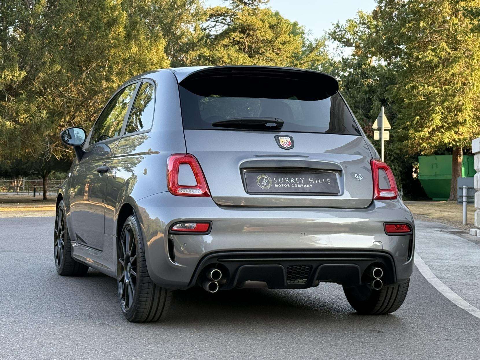 2024 ABARTH 695 2024 ABARTH 695