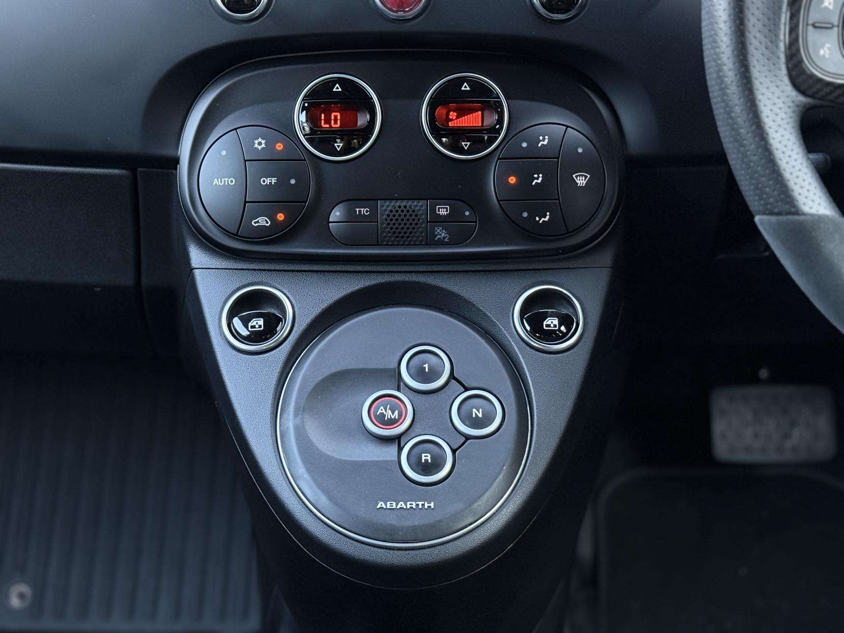 2024 ABARTH 695 2024 ABARTH 695