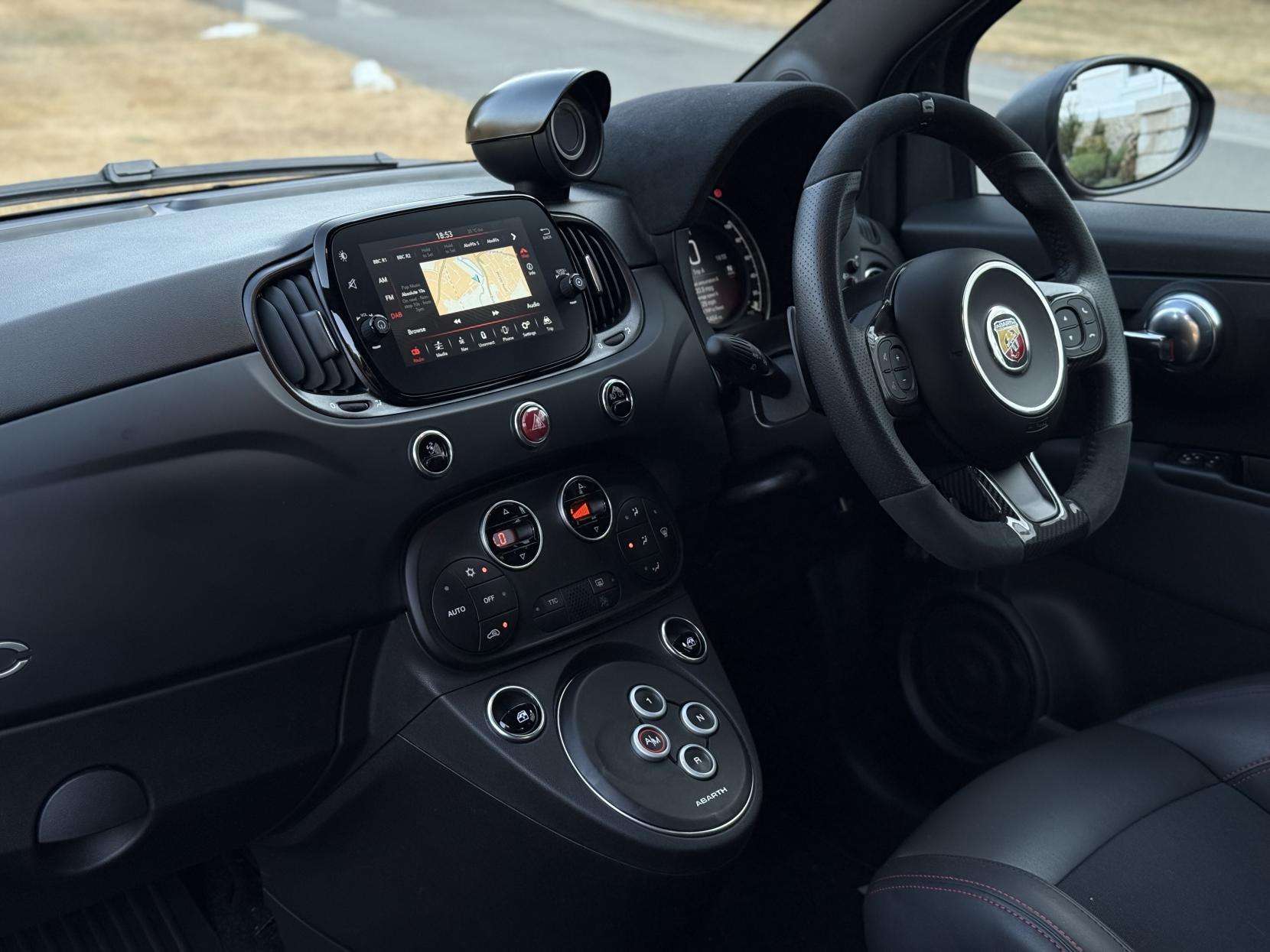 2024 ABARTH 695 2024 ABARTH 695