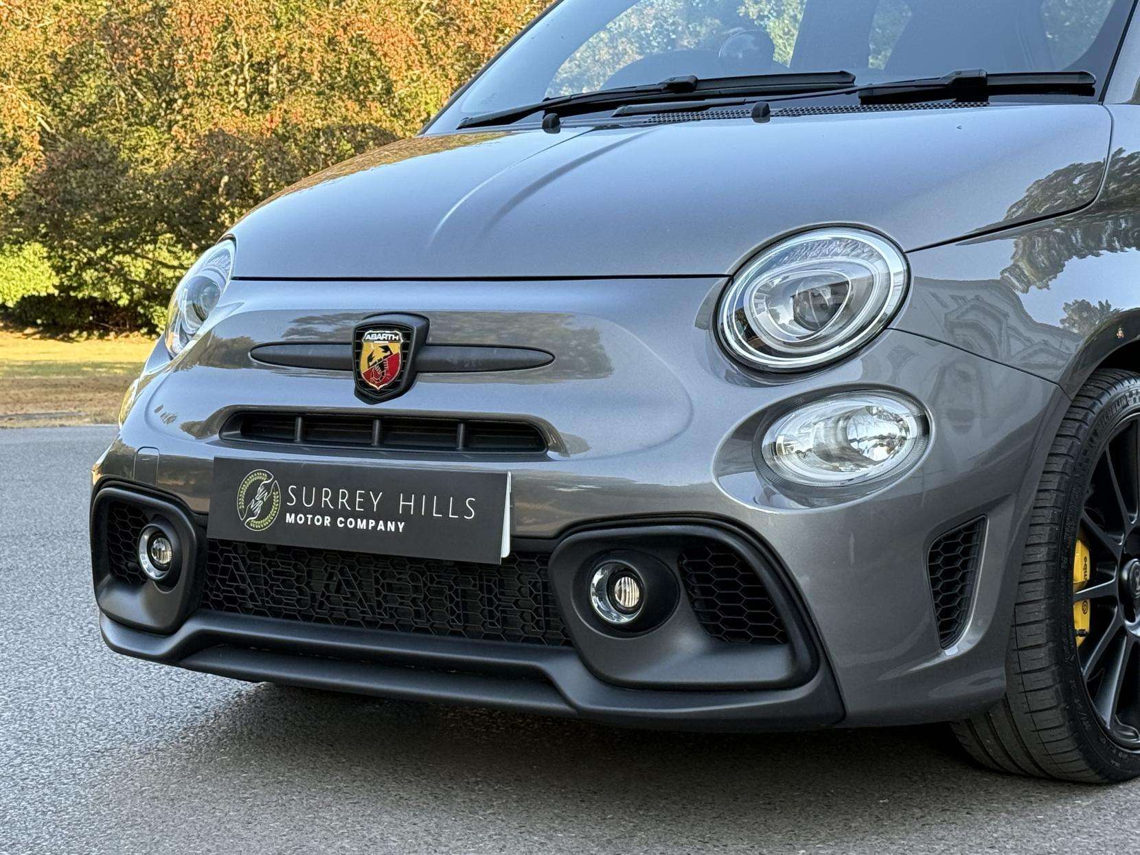 2024 ABARTH 695 2024 ABARTH 695