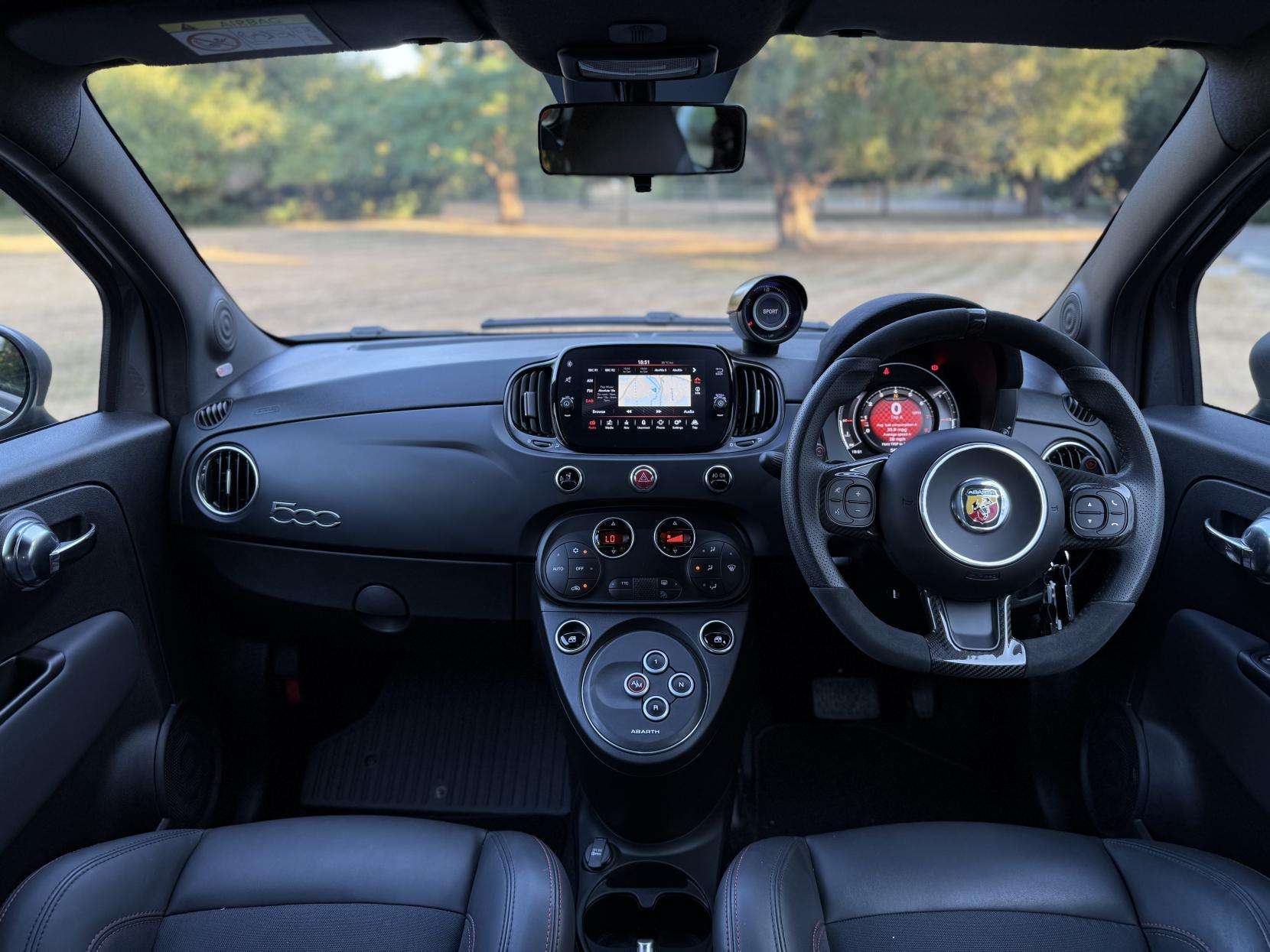 2024 ABARTH 695 2024 ABARTH 695