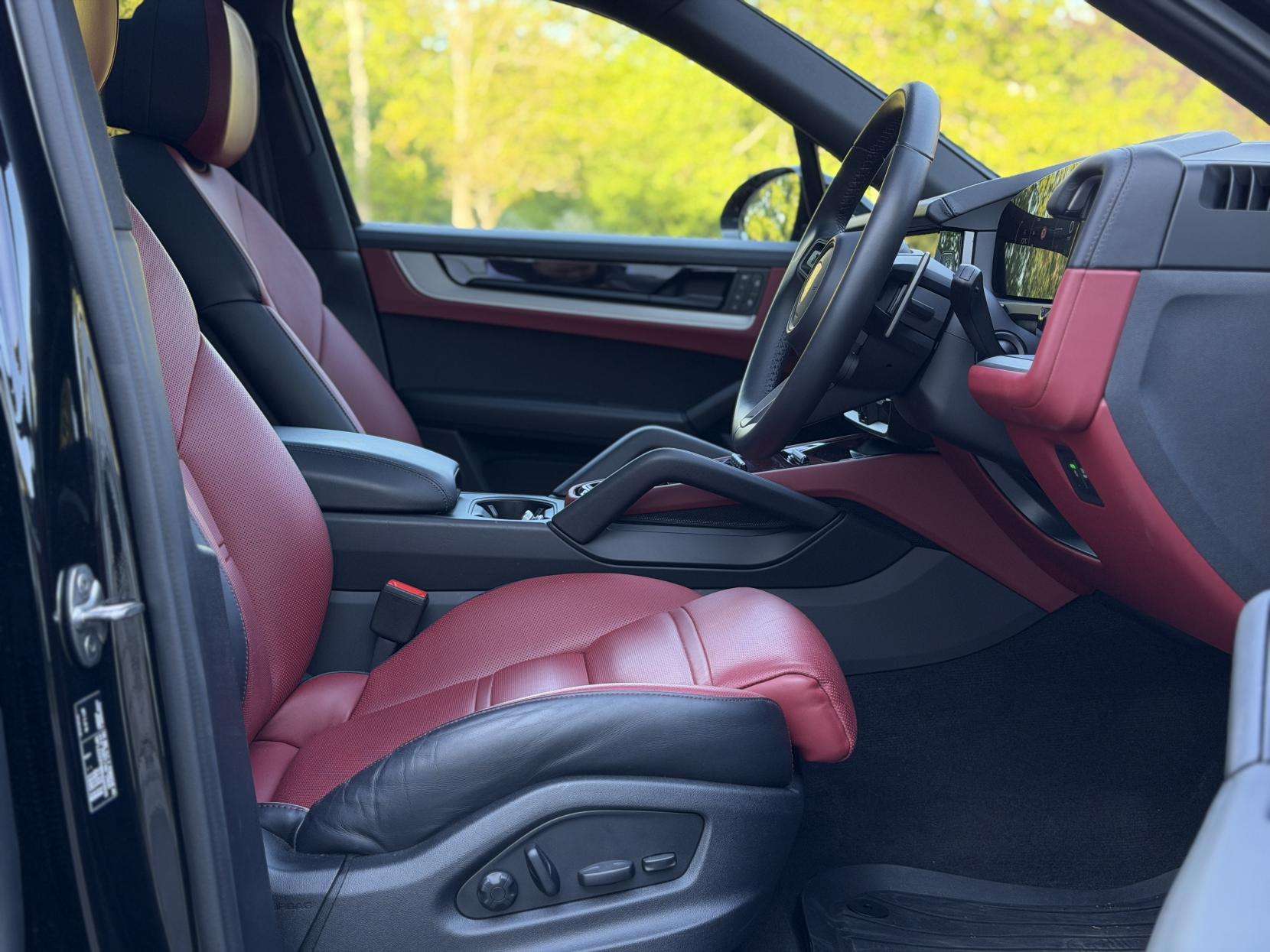 2024 PORSCHE CAYENNE 2024 PORSCHE CAYENNE