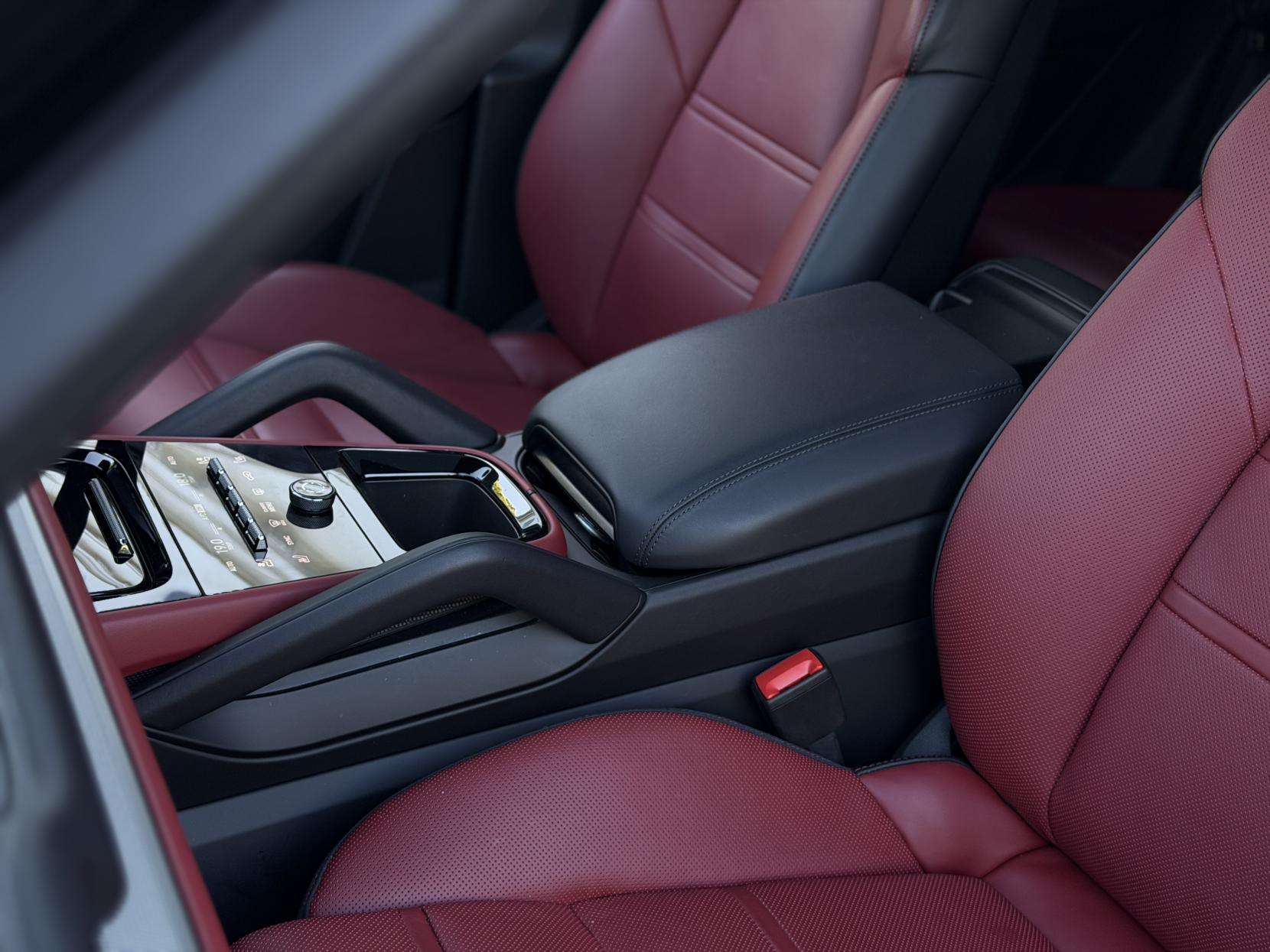 2024 PORSCHE CAYENNE 2024 PORSCHE CAYENNE