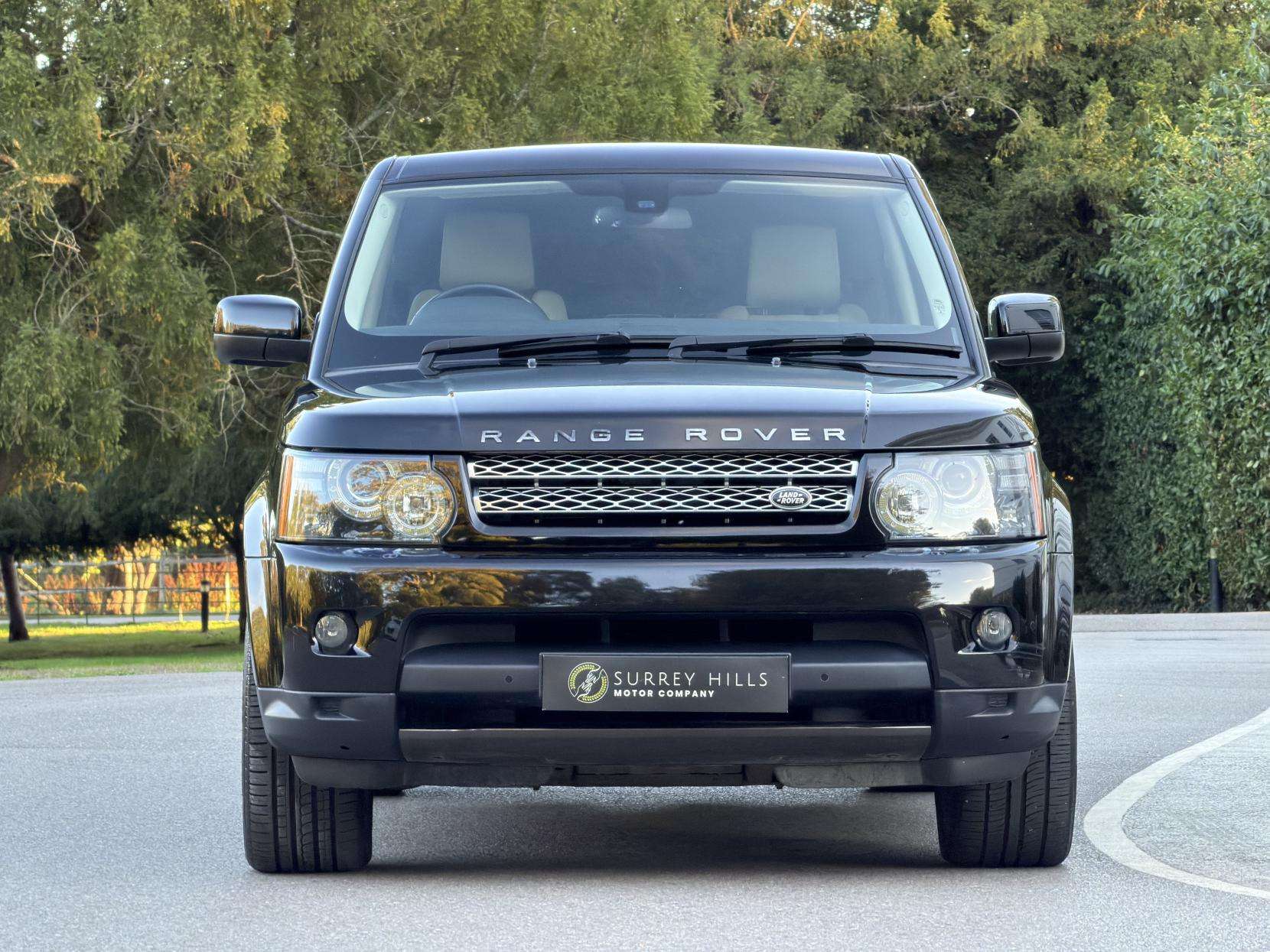 A 2013 LAND ROVER RANGE ROVER SPORT 3.0 SD V6 HSE Black SUV 5dr Diesel Auto 4WD Euro 5 (255 bhp) A 2013 LAND ROVER RANGE ROVER SPORT 3.0 SD V6 HSE Black SUV 5dr Diesel Auto 4WD Euro 5 (255 bhp)