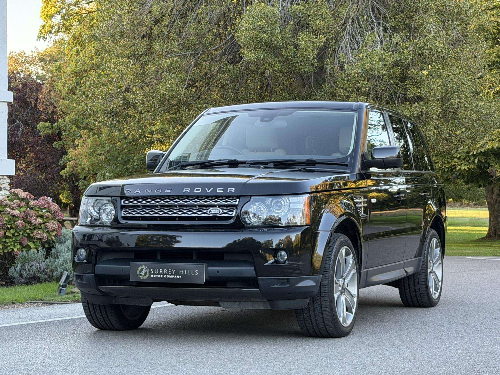 A 2013 LAND ROVER RANGE ROVER SPORT 3.0 SD V6 HSE Black SUV 5dr Diesel Auto 4WD Euro 5 (255 bhp) A 2013 LAND ROVER RANGE ROVER SPORT 3.0 SD V6 HSE Black SUV 5dr Diesel Auto 4WD Euro 5 (255 bhp)