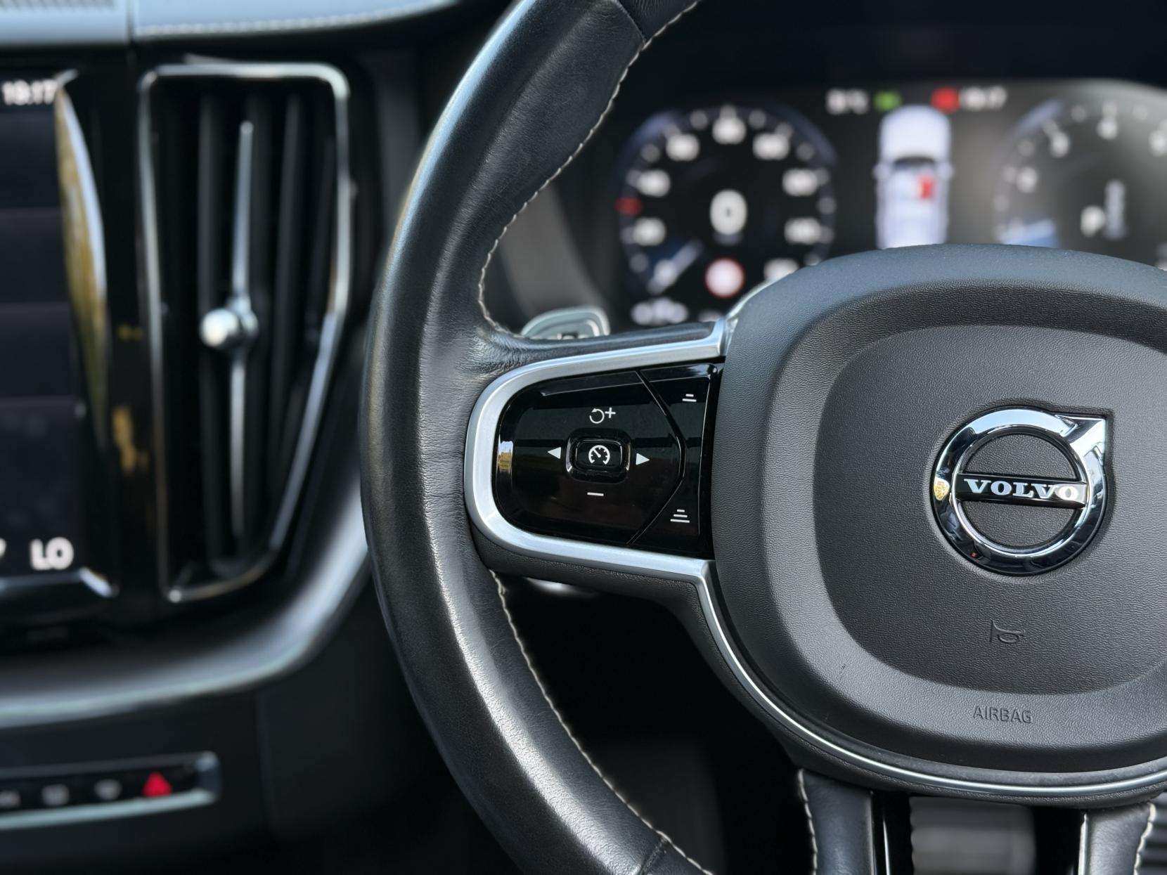 2020 VOLVO XC60 2020 VOLVO XC60