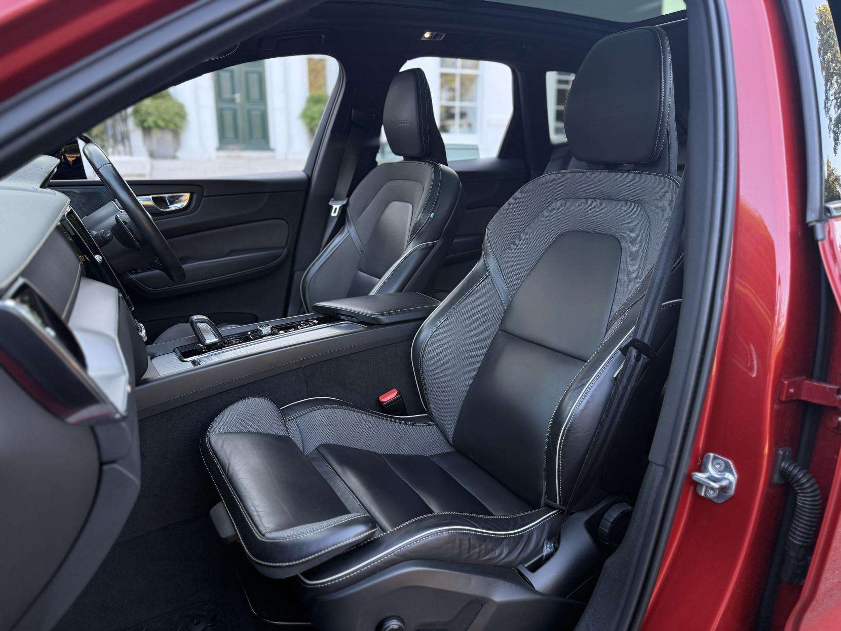 2020 VOLVO XC60 2020 VOLVO XC60
