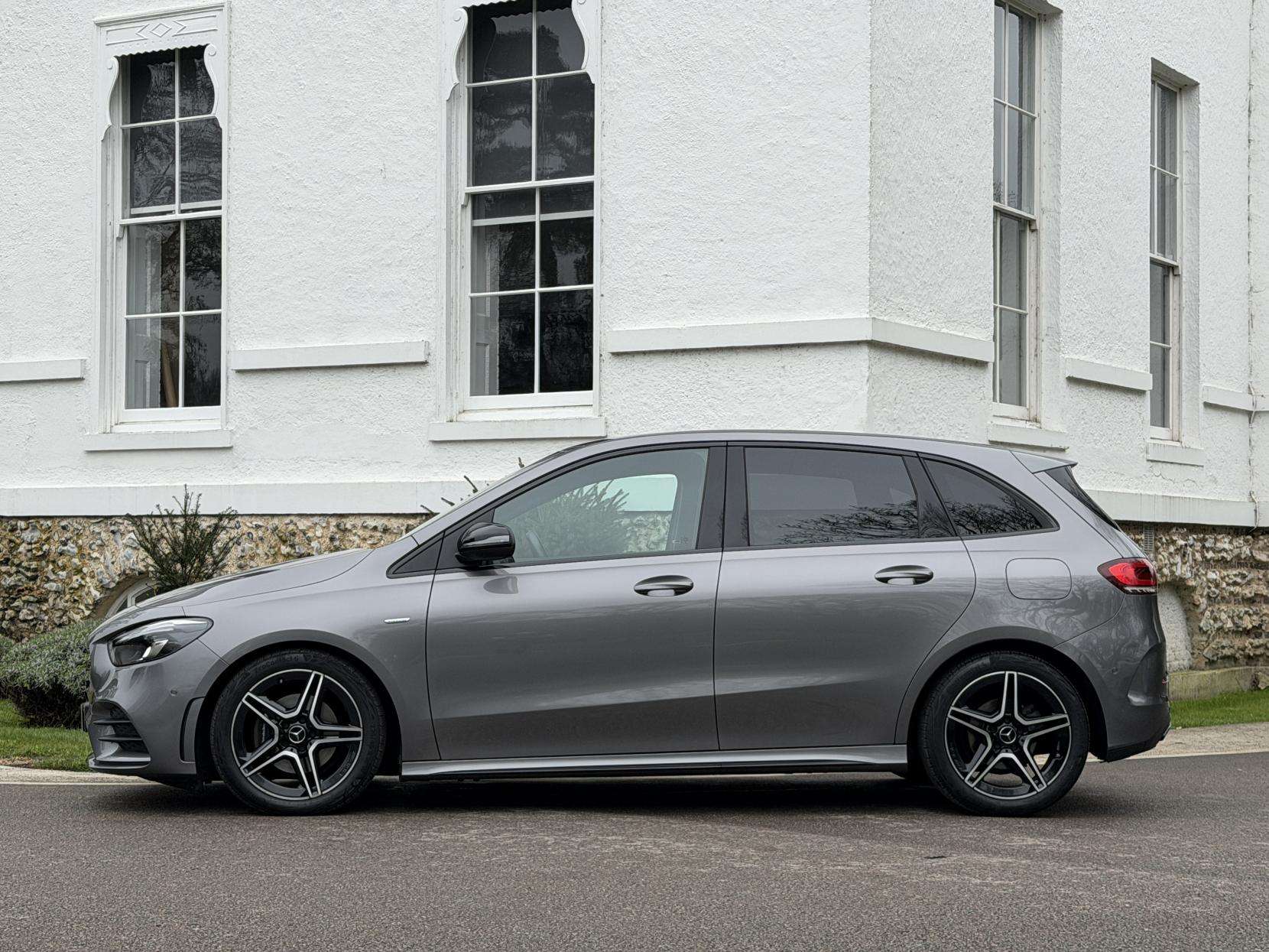 A 2022 MERCEDES-BENZ B CLASS 2.0 B200d AMG Line Edition (Executive) MPV 5dr Diesel 8G-DCT Euro 6 (s/s) (150 ps) A 2022 MERCEDES-BENZ B CLASS 2.0 B200d AMG Line Edition (Executive) MPV 5dr Diesel 8G-DCT Euro 6 (s/s) (150 ps)