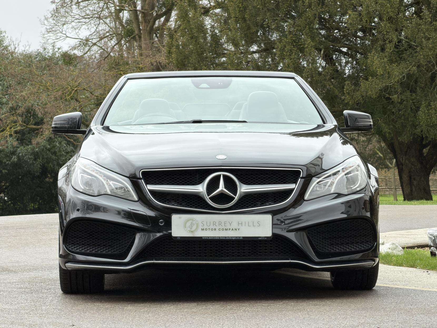 A 2015 MERCEDES-BENZ E CLASS 2.1 E220 BlueTEC AMG Line Cabriolet 2dr Diesel G-Tronic+ Euro 6 (s/s) (177 ps) A 2015 MERCEDES-BENZ E CLASS 2.1 E220 BlueTEC AMG Line Cabriolet 2dr Diesel G-Tronic+ Euro 6 (s/s) (177 ps)