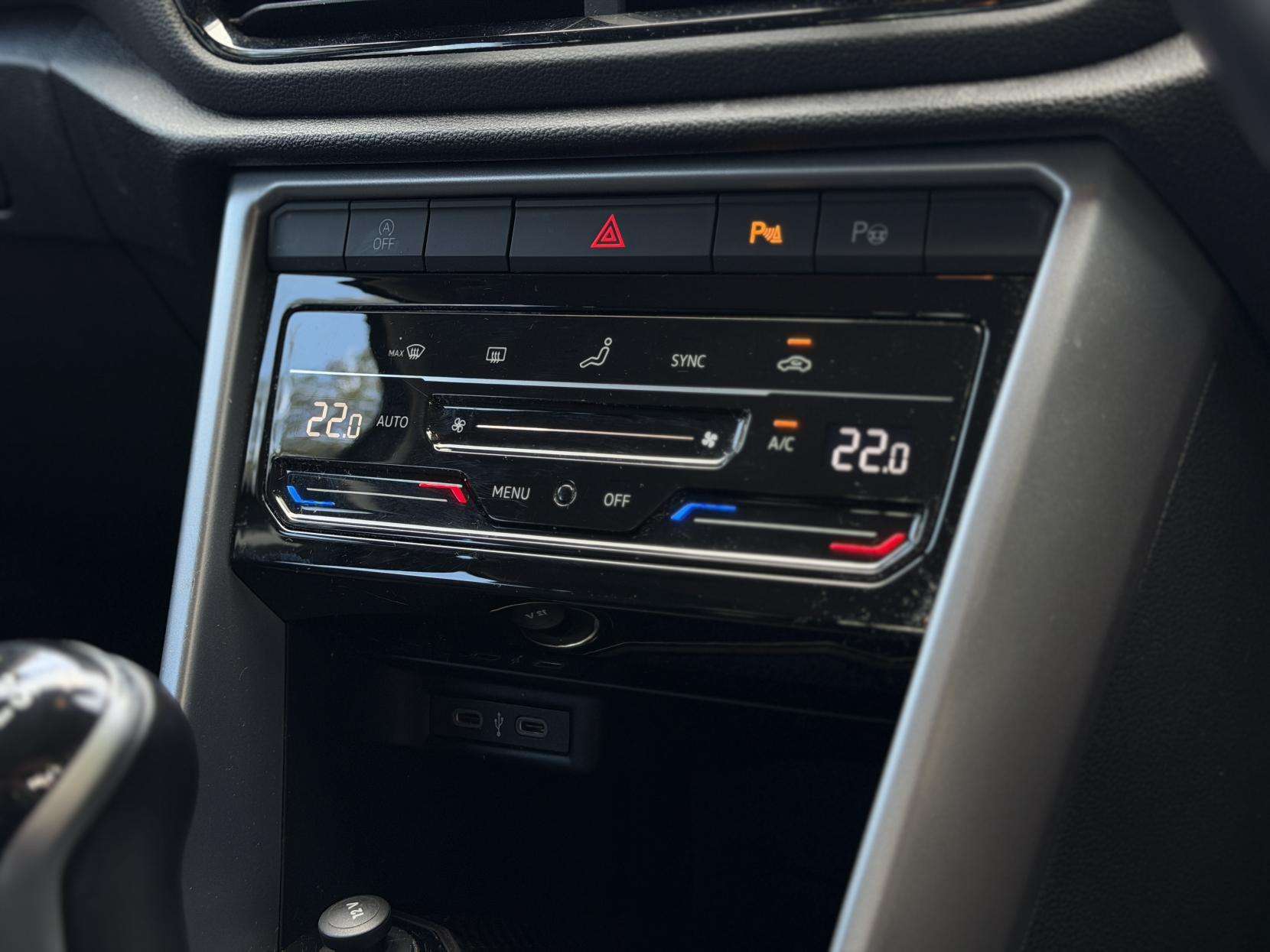 2023 VOLKSWAGEN T-ROC 2023 VOLKSWAGEN T-ROC