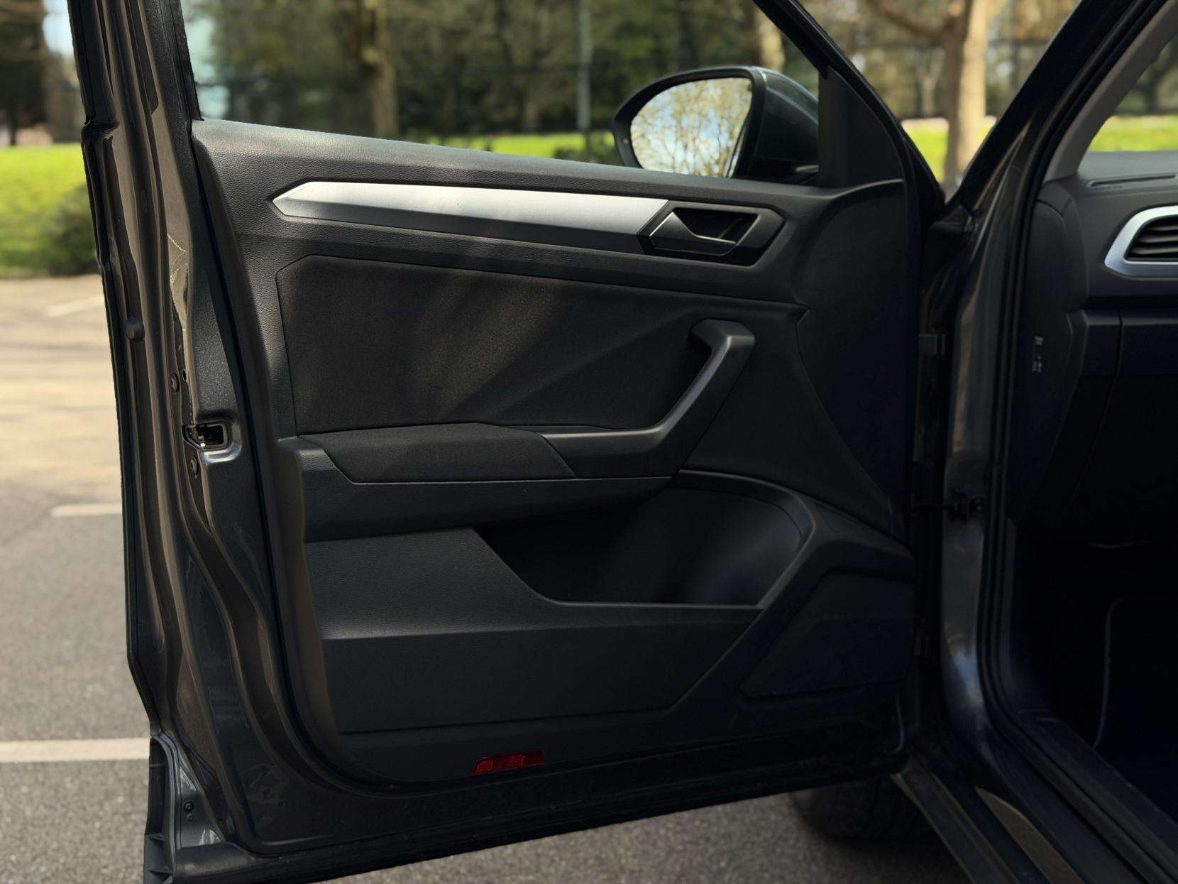 2023 VOLKSWAGEN T-ROC 2023 VOLKSWAGEN T-ROC