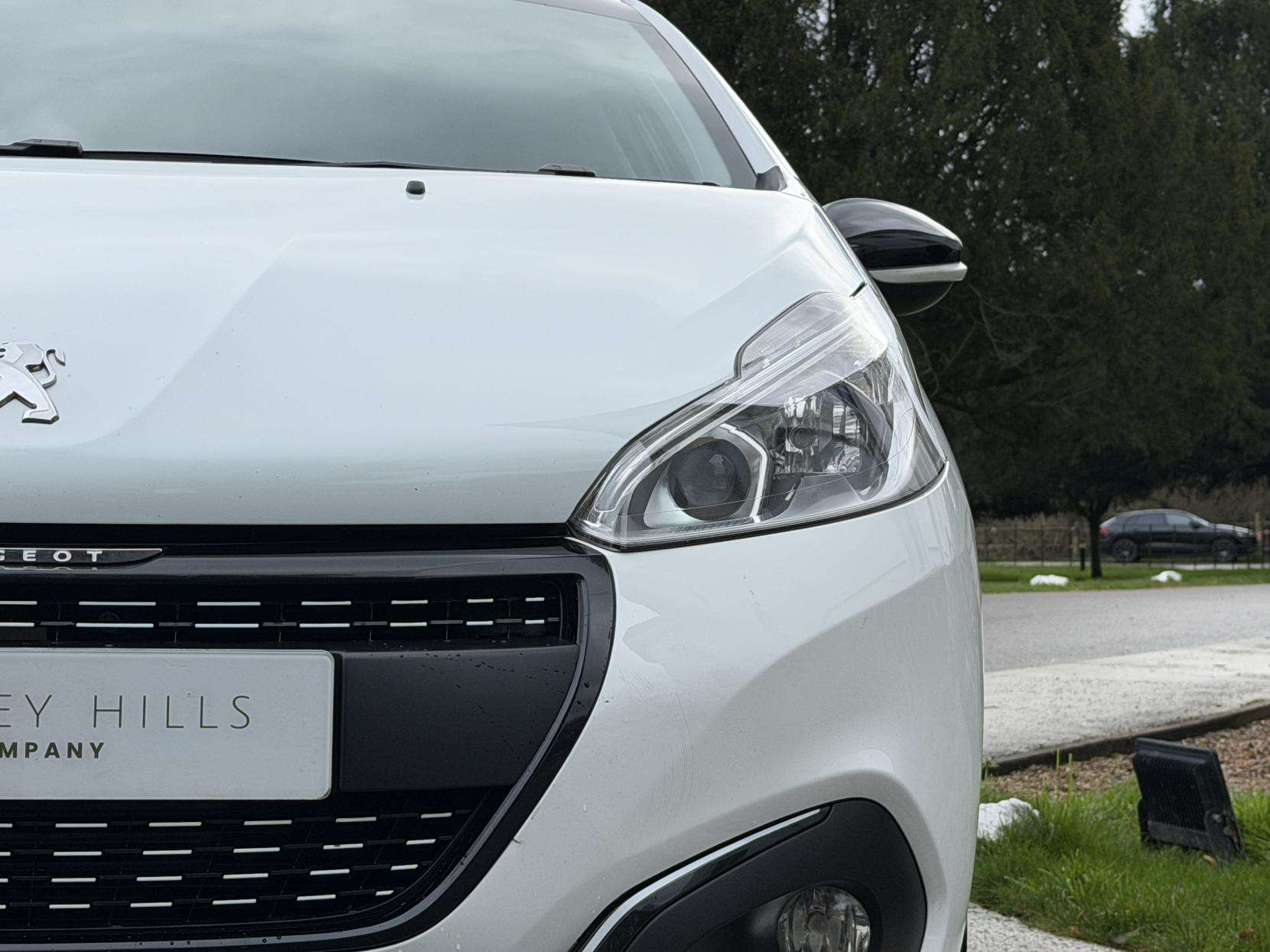 2017 PEUGEOT 208 2017 PEUGEOT 208