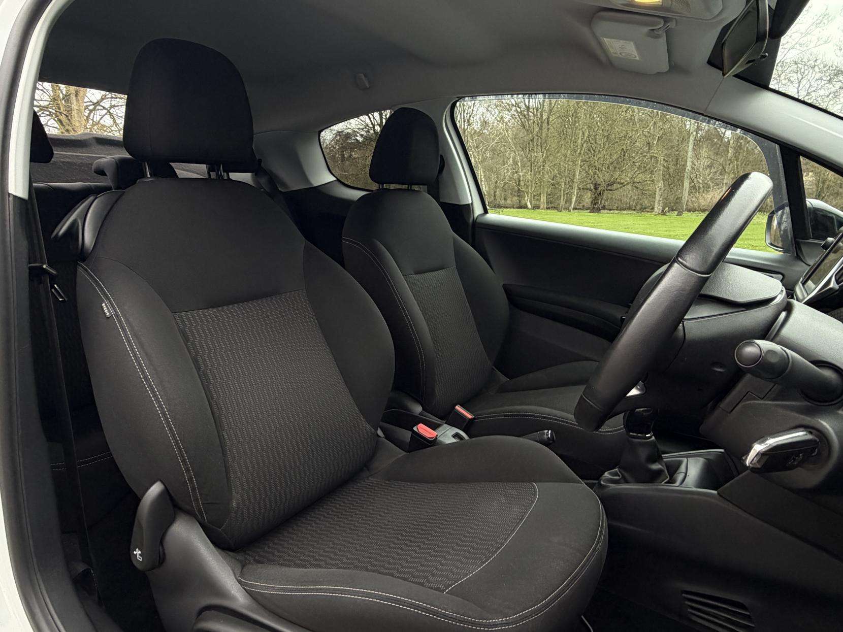 2017 PEUGEOT 208 2017 PEUGEOT 208