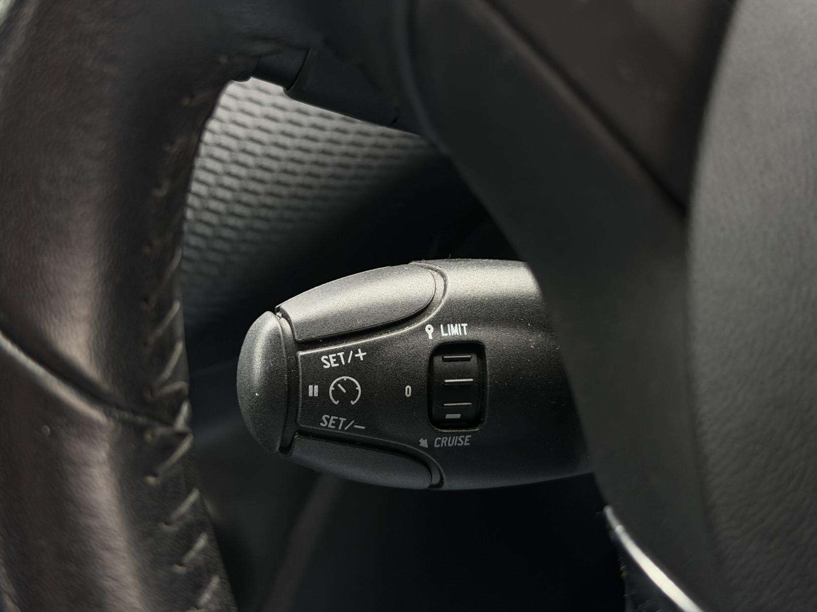 2017 PEUGEOT 208 2017 PEUGEOT 208