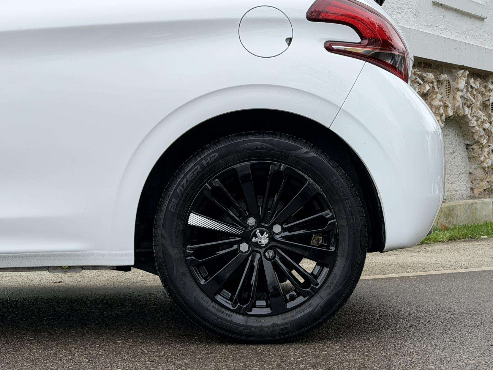 2017 PEUGEOT 208 2017 PEUGEOT 208