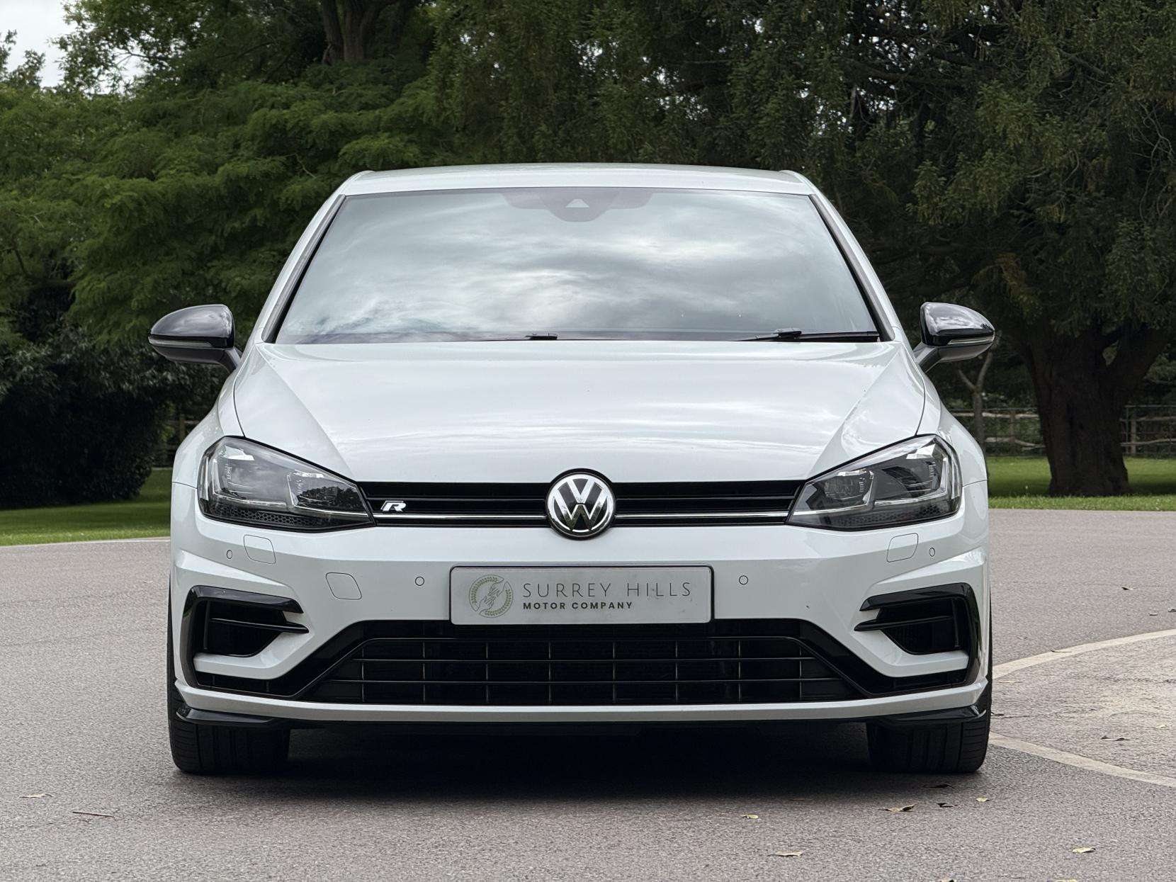 A 2020 VOLKSWAGEN GOLF 2.0 TSI R Hatchback 5dr Petrol DSG 4Motion Euro 6 (s/s) (300 ps) A 2020 VOLKSWAGEN GOLF 2.0 TSI R Hatchback 5dr Petrol DSG 4Motion Euro 6 (s/s) (300 ps)