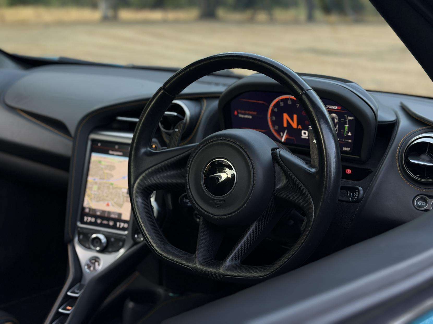 2020 MCLAREN 720S 2020 MCLAREN 720S