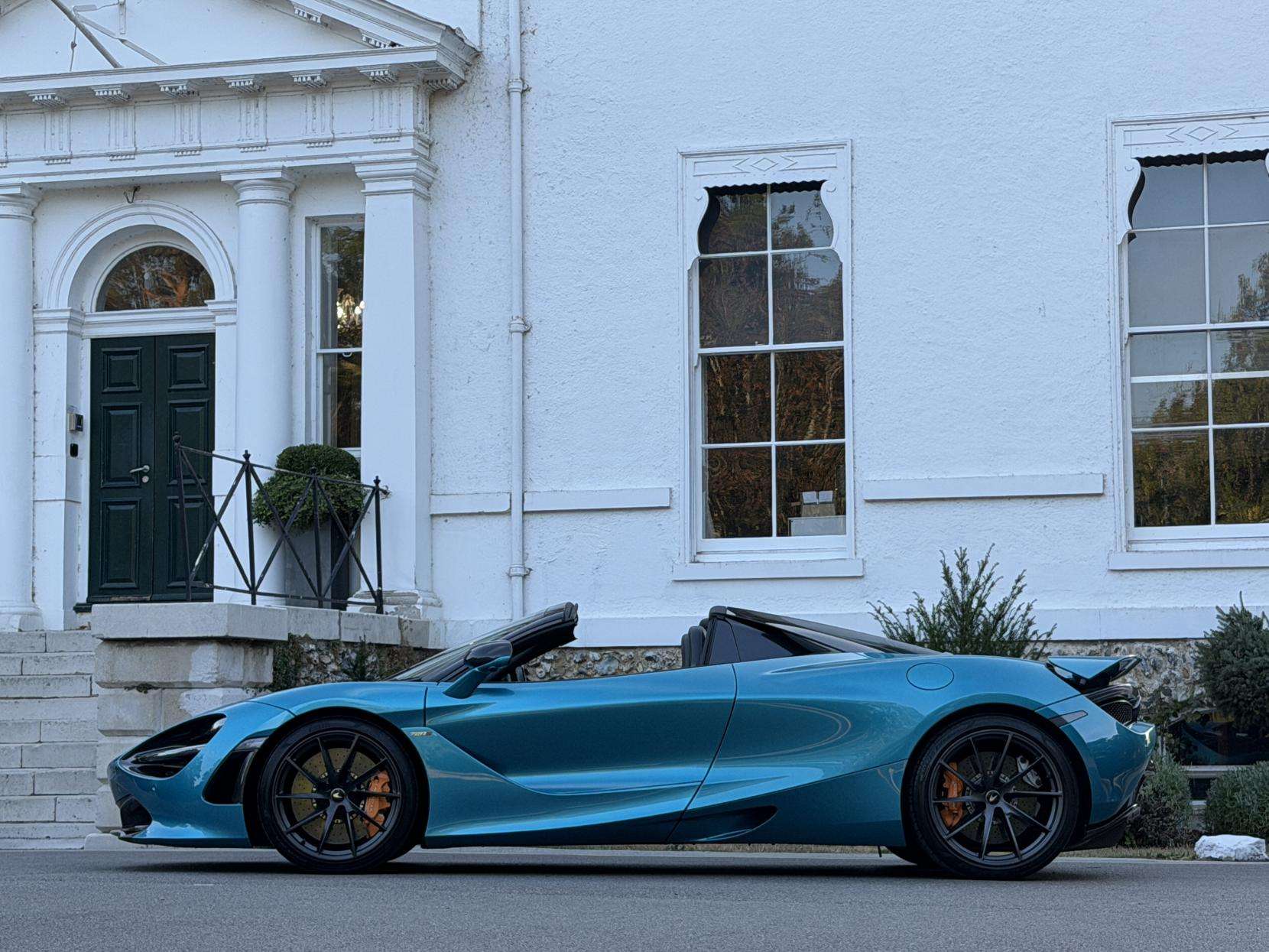 A 2020 MCLAREN 720S 4.0T V8 Spider 2dr Petrol SSG Euro 6 (s/s) (720 ps) A 2020 MCLAREN 720S 4.0T V8 Spider 2dr Petrol SSG Euro 6 (s/s) (720 ps)