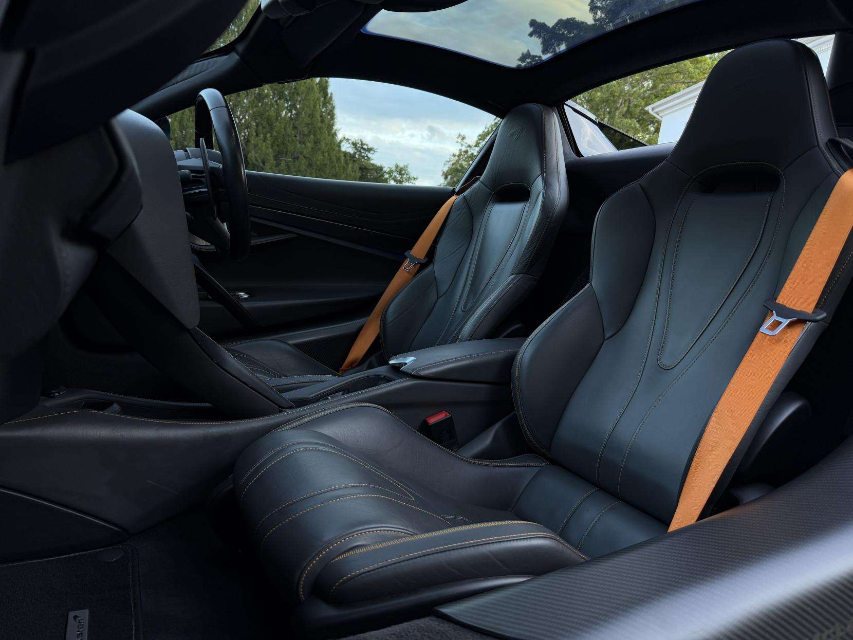 2020 MCLAREN 720S 2020 MCLAREN 720S