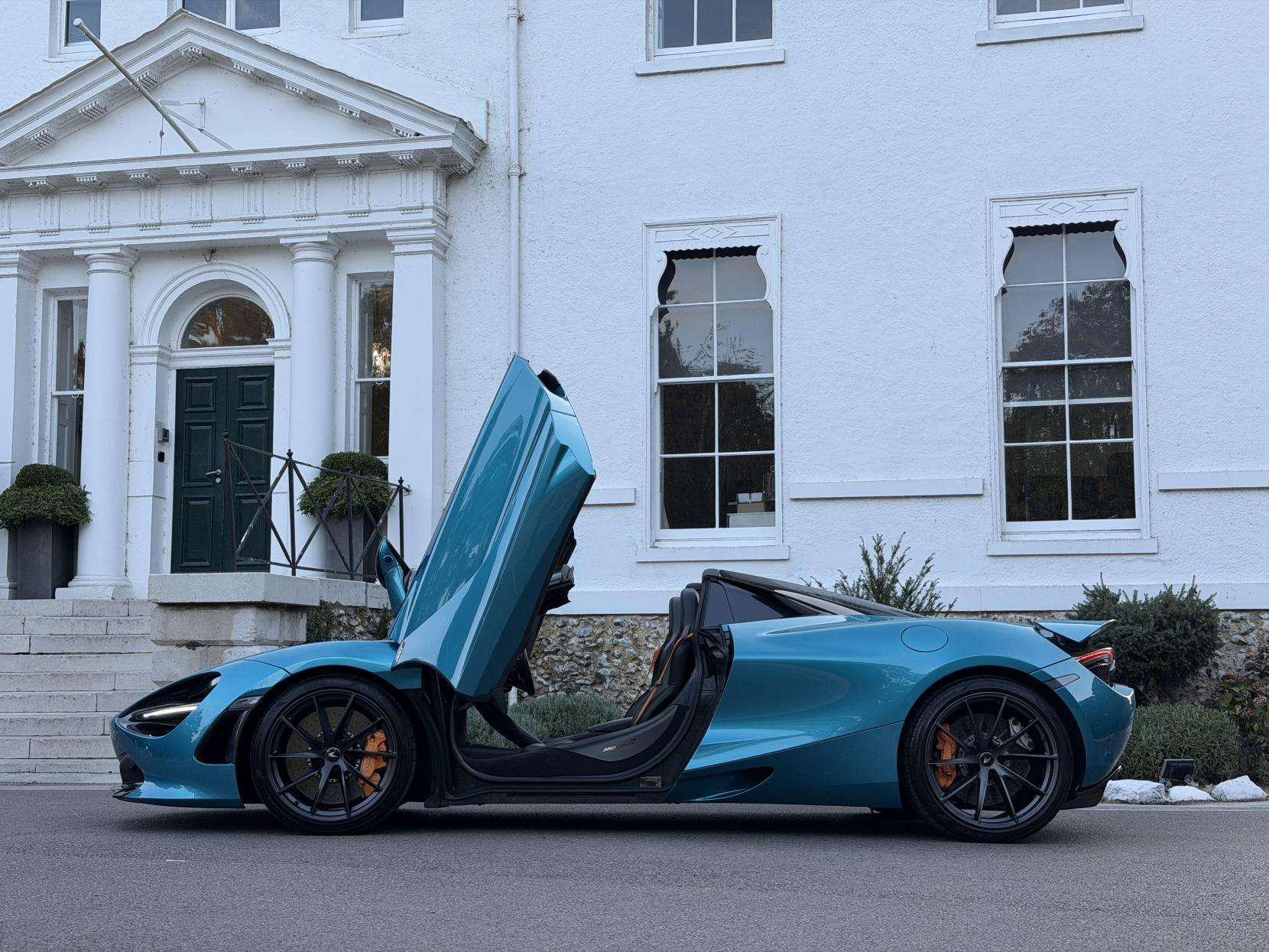 2020 MCLAREN 720S 2020 MCLAREN 720S