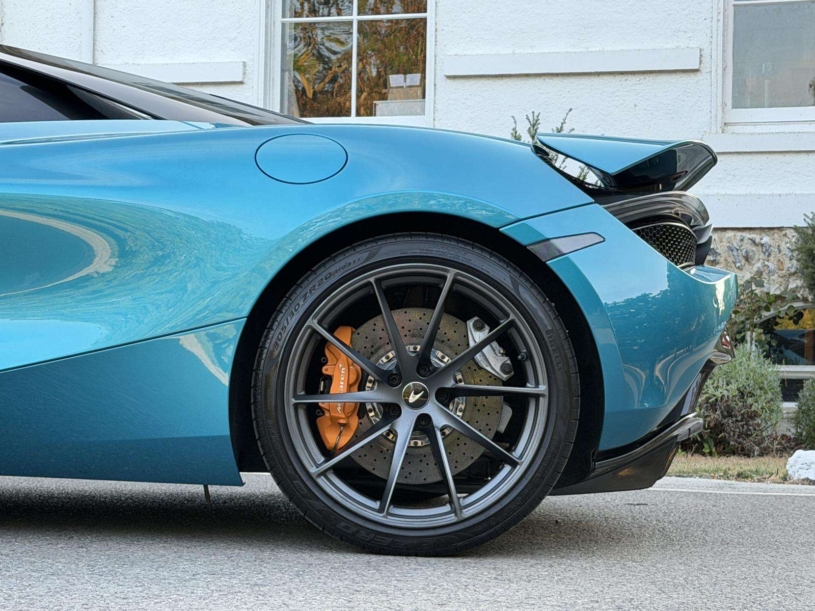 2020 MCLAREN 720S 2020 MCLAREN 720S