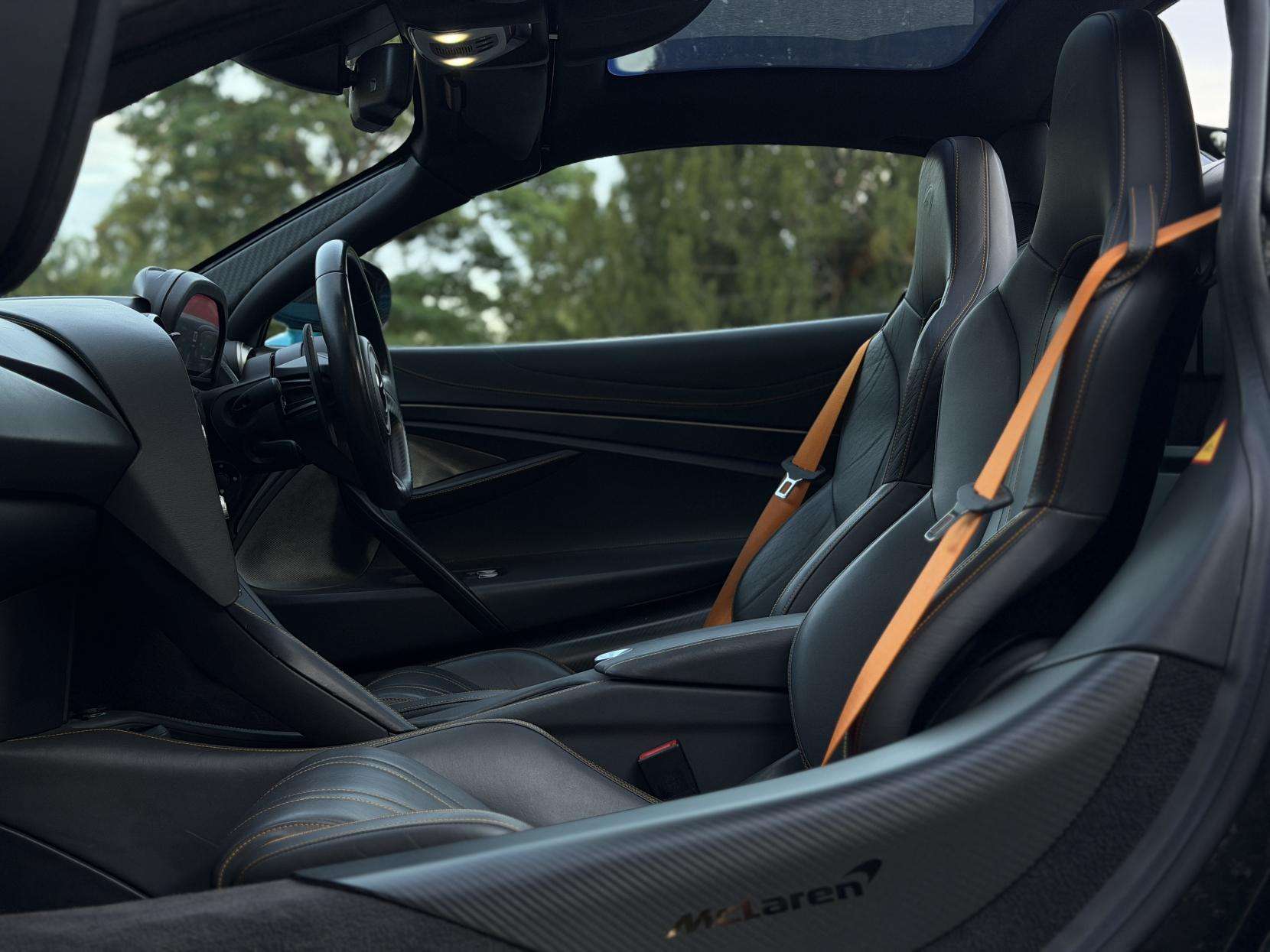 2020 MCLAREN 720S 2020 MCLAREN 720S