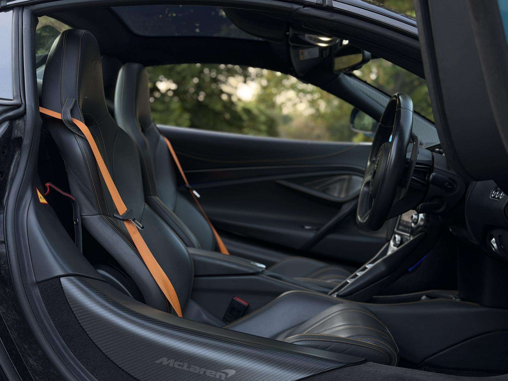 2020 MCLAREN 720S 2020 MCLAREN 720S