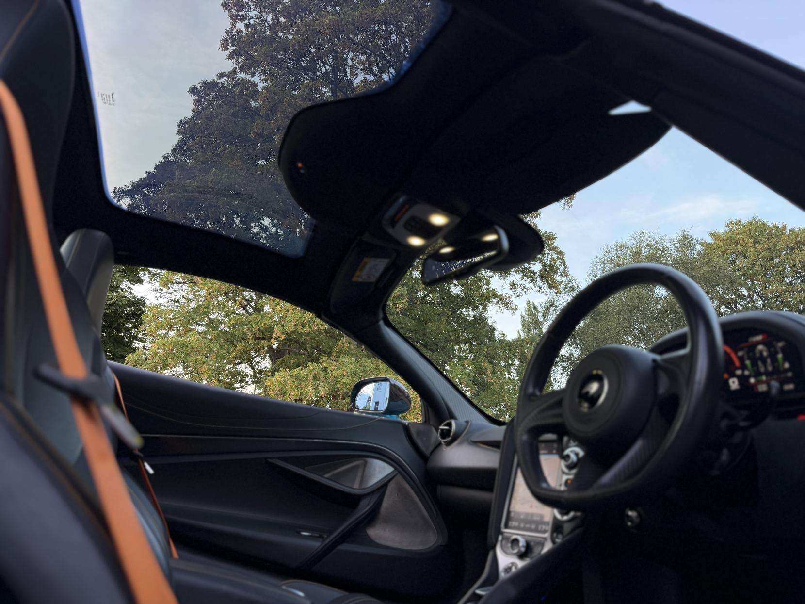 2020 MCLAREN 720S 2020 MCLAREN 720S