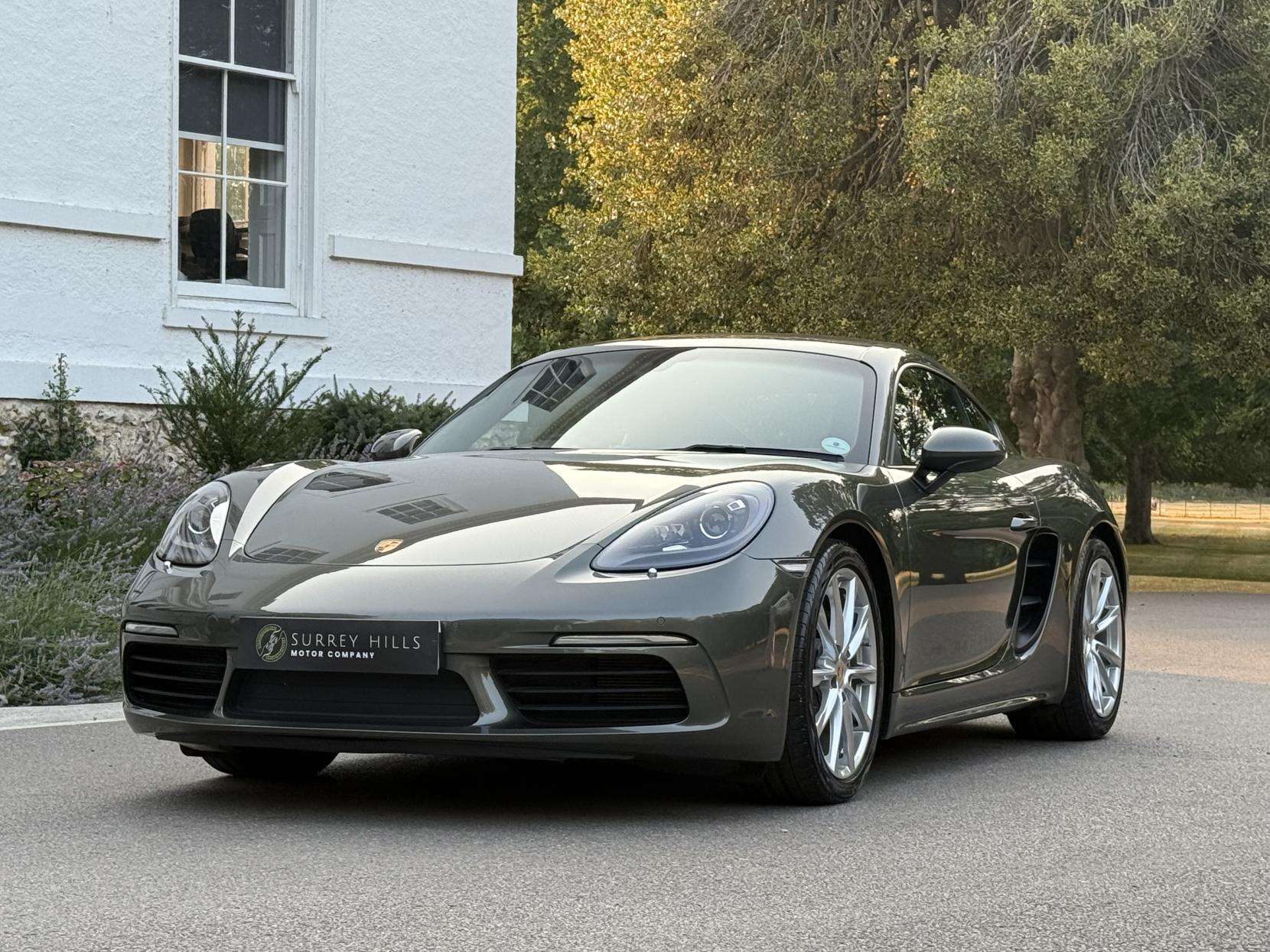 A 2020 PORSCHE 718 CAYMAN 2.0T Coupe GPF 2dr Petrol PDK Euro 6 (s/s) (300 ps) A 2020 PORSCHE 718 CAYMAN 2.0T Coupe GPF 2dr Petrol PDK Euro 6 (s/s) (300 ps)