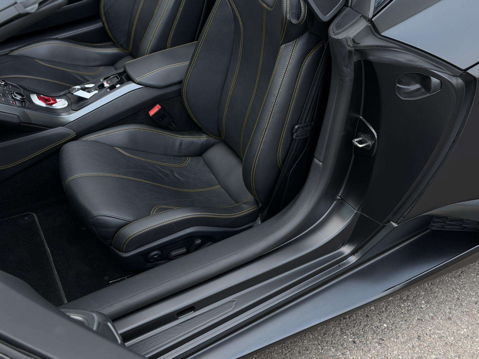 2024 LAMBORGHINI HURACAN 2024 LAMBORGHINI HURACAN