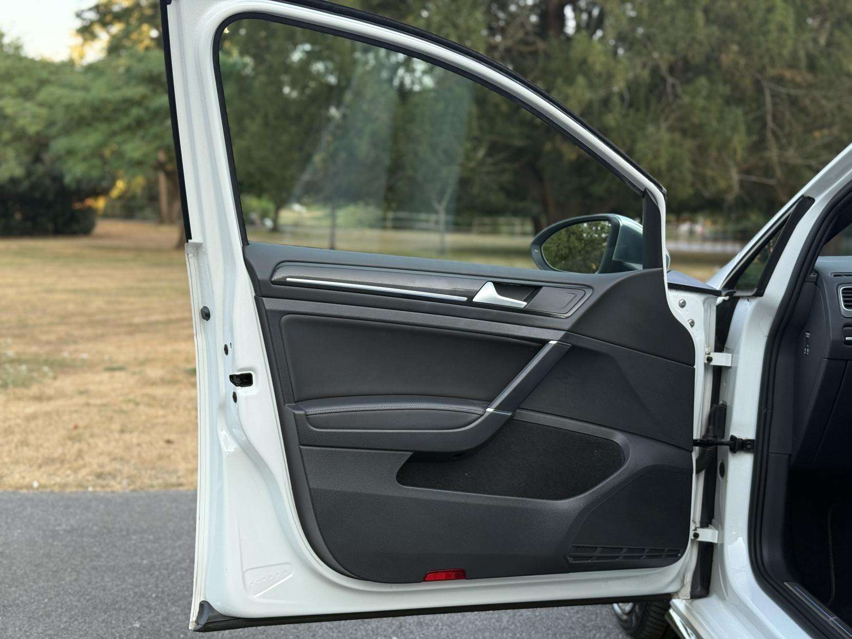 2019 VOLKSWAGEN GOLF 2019 VOLKSWAGEN GOLF