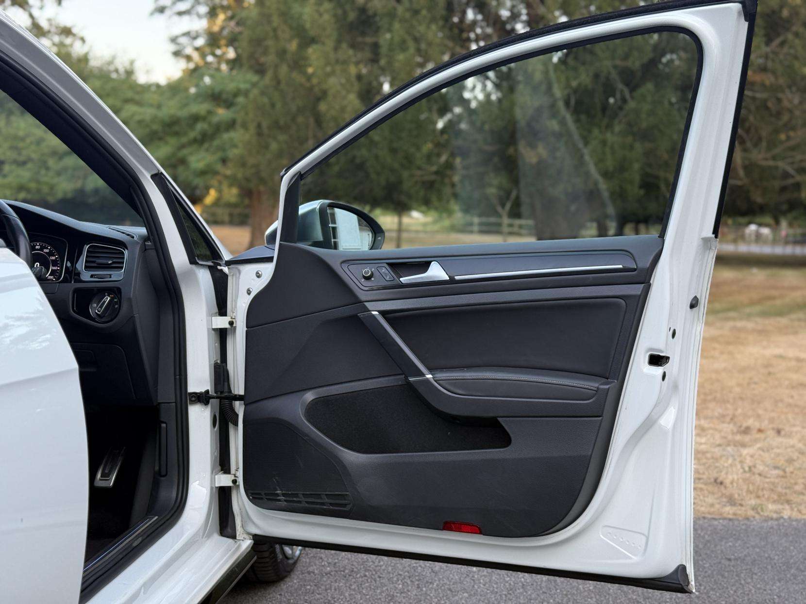 2019 VOLKSWAGEN GOLF 2019 VOLKSWAGEN GOLF