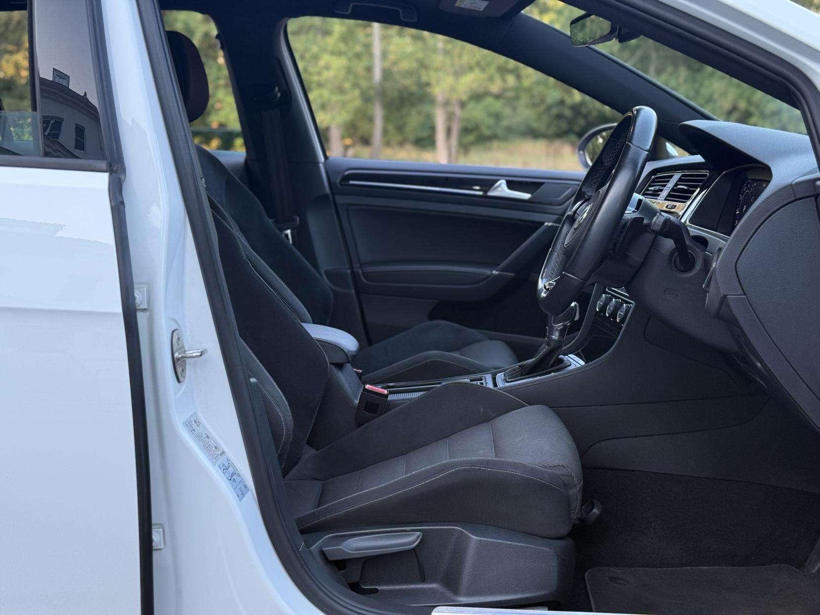 2019 VOLKSWAGEN GOLF 2019 VOLKSWAGEN GOLF