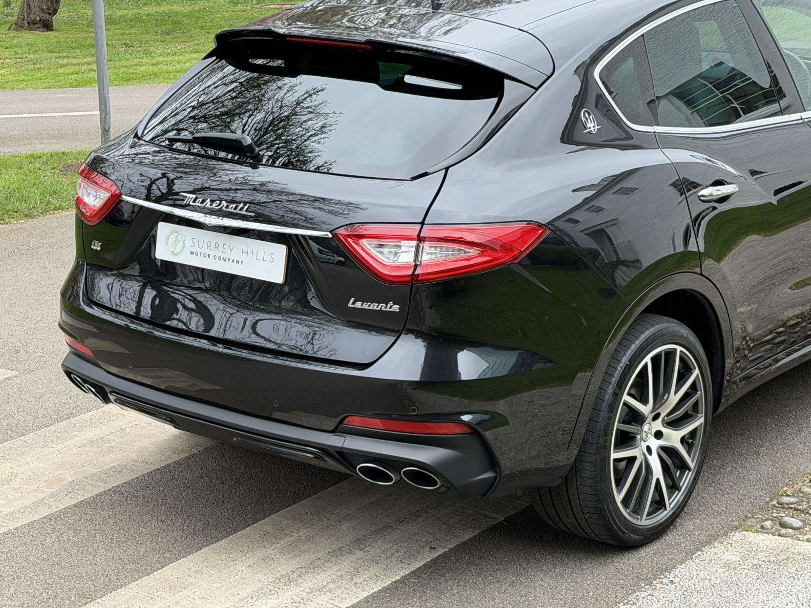 2020 MASERATI LEVANTE 2020 MASERATI LEVANTE