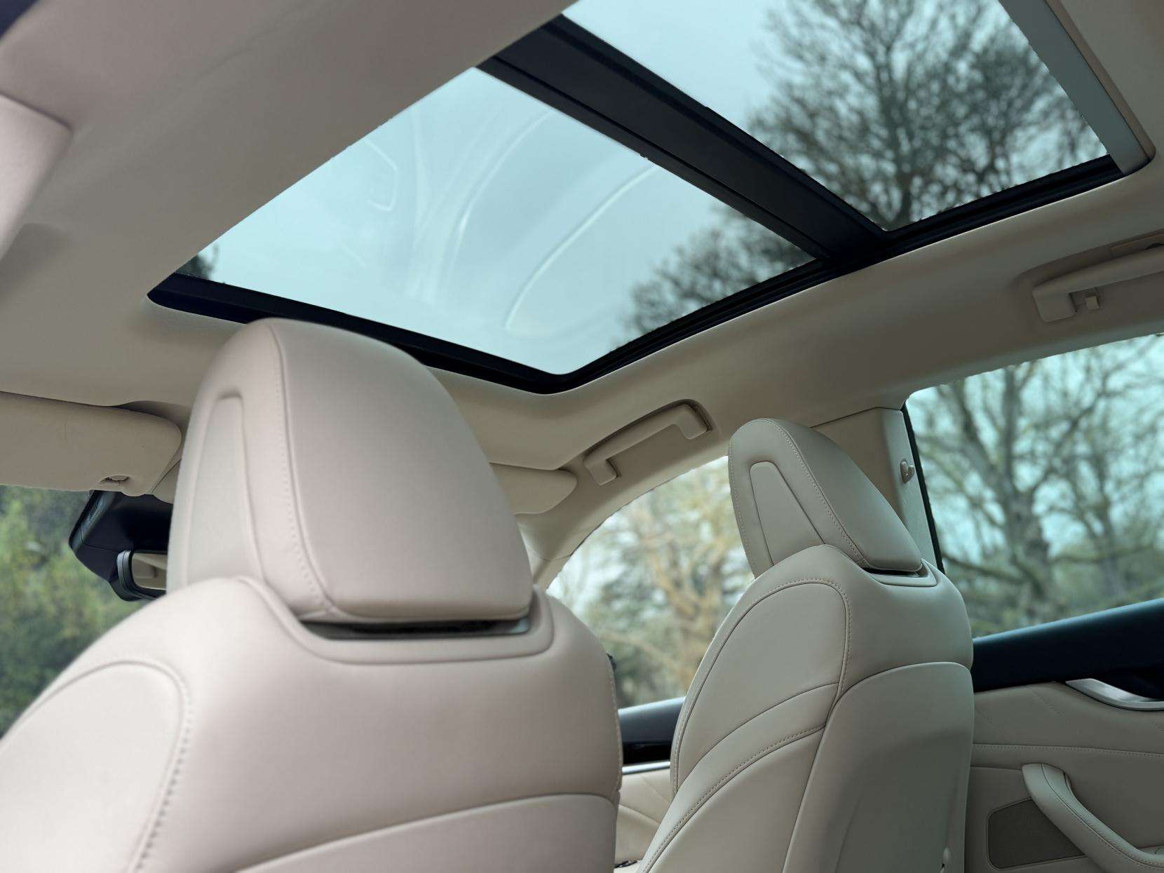 2020 MASERATI LEVANTE 2020 MASERATI LEVANTE