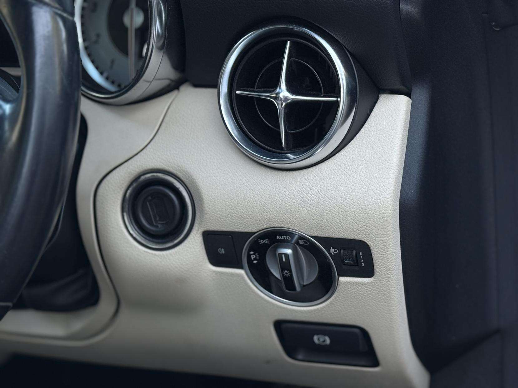 2012 MERCEDES-BENZ SLK 2012 MERCEDES-BENZ SLK