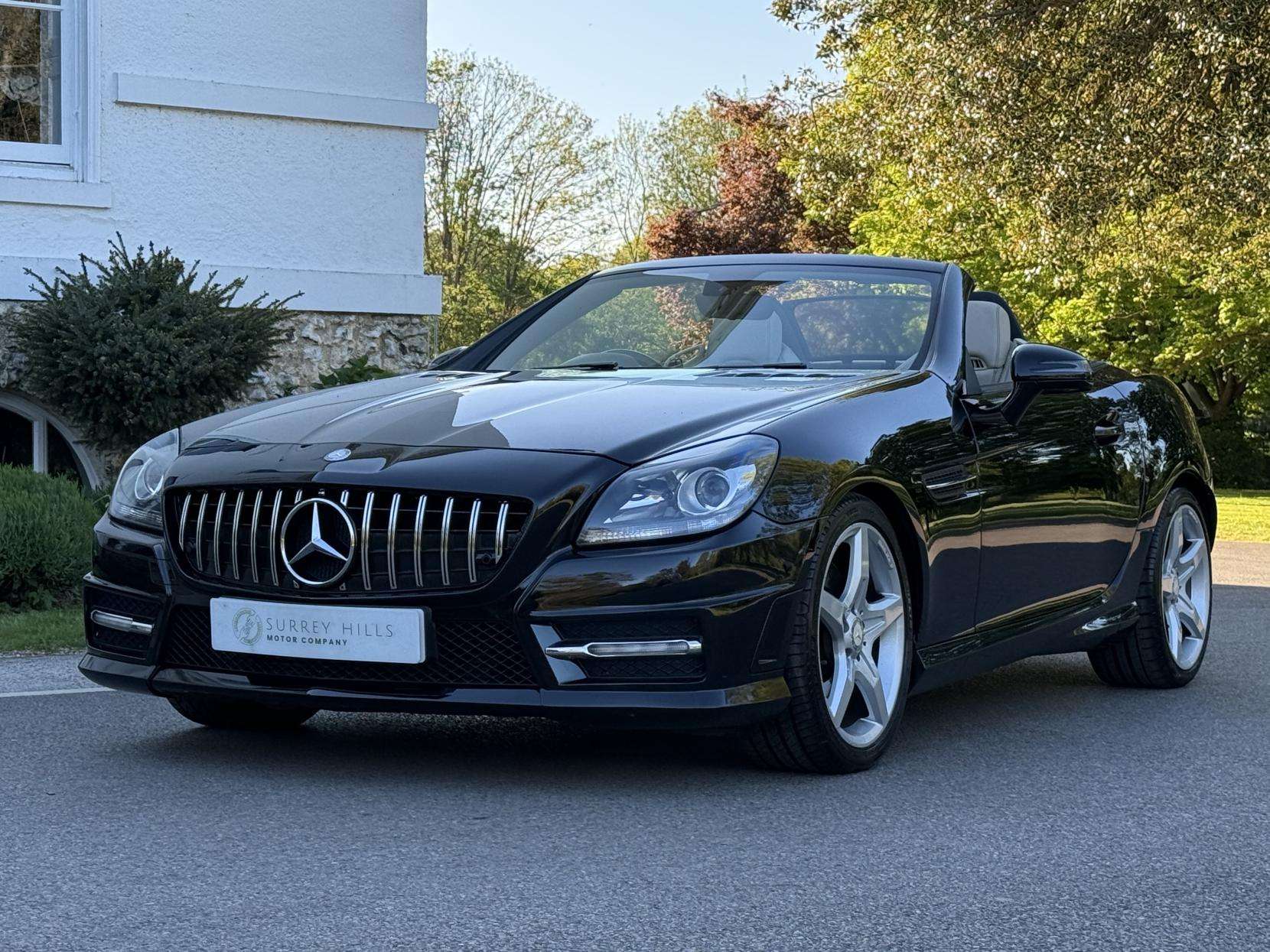A 2012 MERCEDES-BENZ SLK 1.8 SLK200 BlueEfficiency AMG Sport Convertible 2dr Petrol G-Tronic+ Euro 5 (s/s) (184 ps) A 2012 MERCEDES-BENZ SLK 1.8 SLK200 BlueEfficiency AMG Sport Convertible 2dr Petrol G-Tronic+ Euro 5 (s/s) (184 ps)