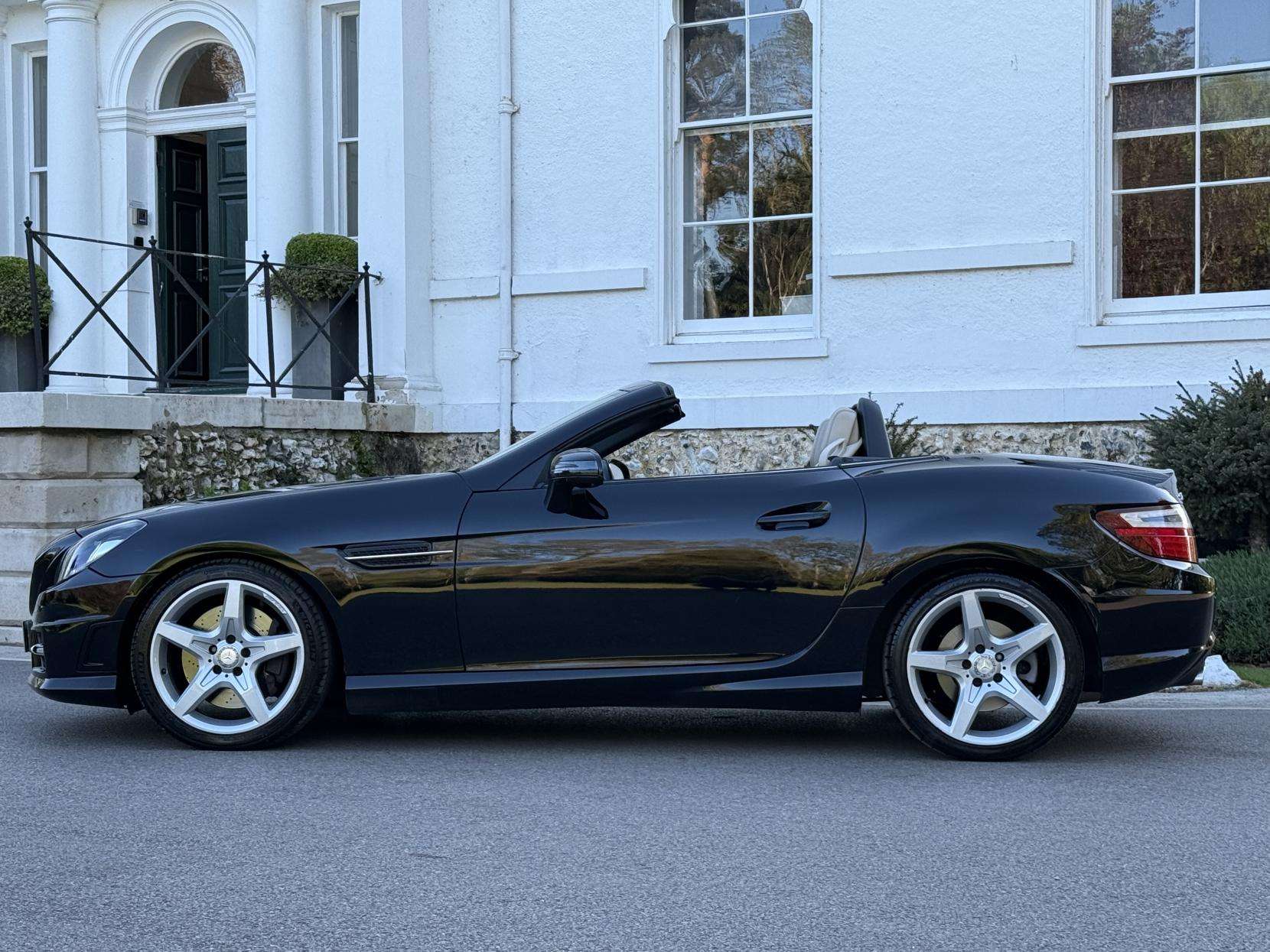 A 2012 MERCEDES-BENZ SLK 1.8 SLK200 BlueEfficiency AMG Sport Convertible 2dr Petrol G-Tronic+ Euro 5 (s/s) (184 ps) A 2012 MERCEDES-BENZ SLK 1.8 SLK200 BlueEfficiency AMG Sport Convertible 2dr Petrol G-Tronic+ Euro 5 (s/s) (184 ps)