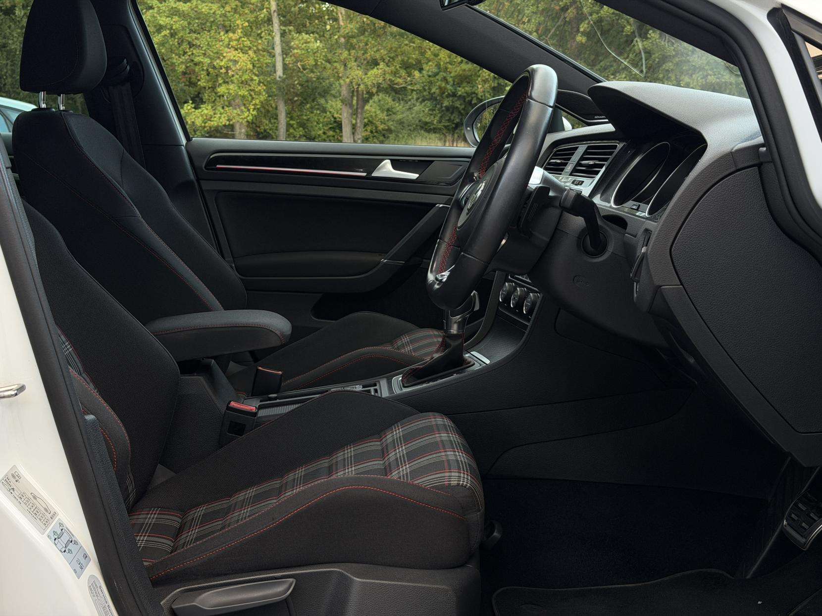 2016 VOLKSWAGEN GOLF 2016 VOLKSWAGEN GOLF