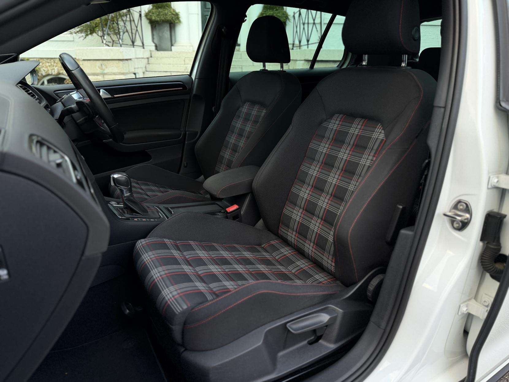 2016 VOLKSWAGEN GOLF 2016 VOLKSWAGEN GOLF