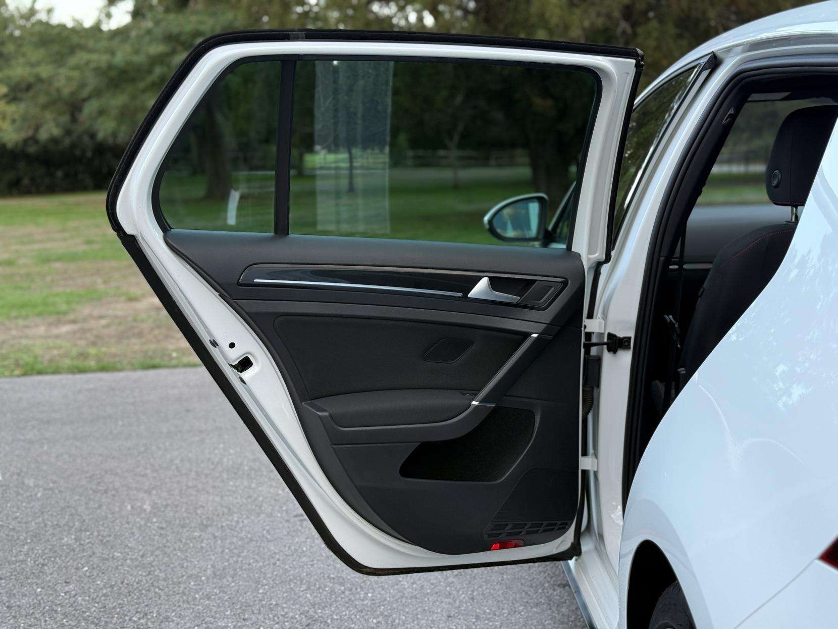 2016 VOLKSWAGEN GOLF 2016 VOLKSWAGEN GOLF