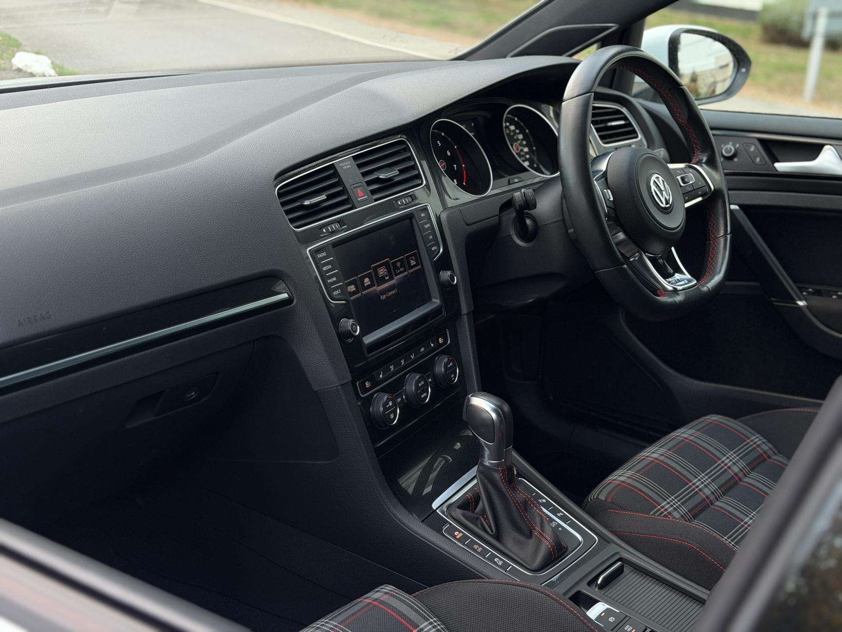 2016 VOLKSWAGEN GOLF 2016 VOLKSWAGEN GOLF