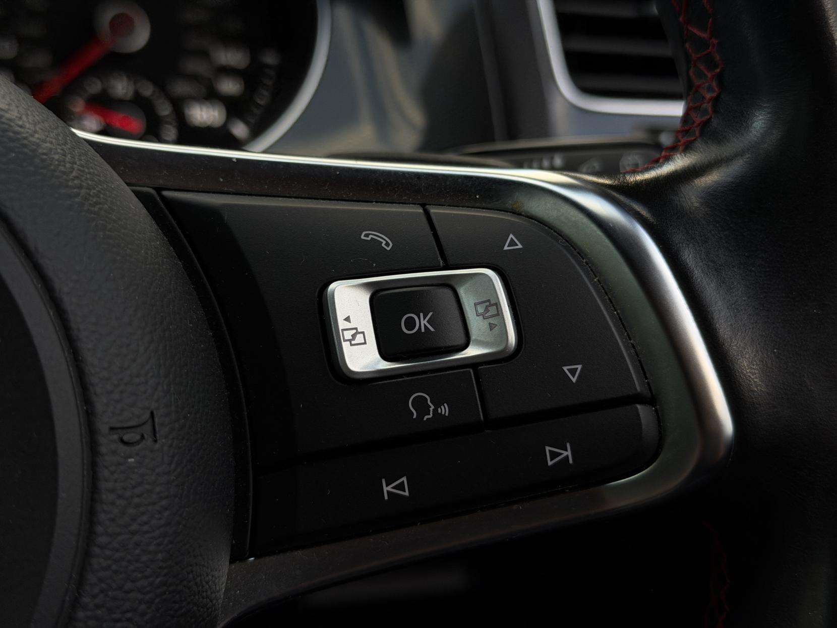 2016 VOLKSWAGEN GOLF 2016 VOLKSWAGEN GOLF