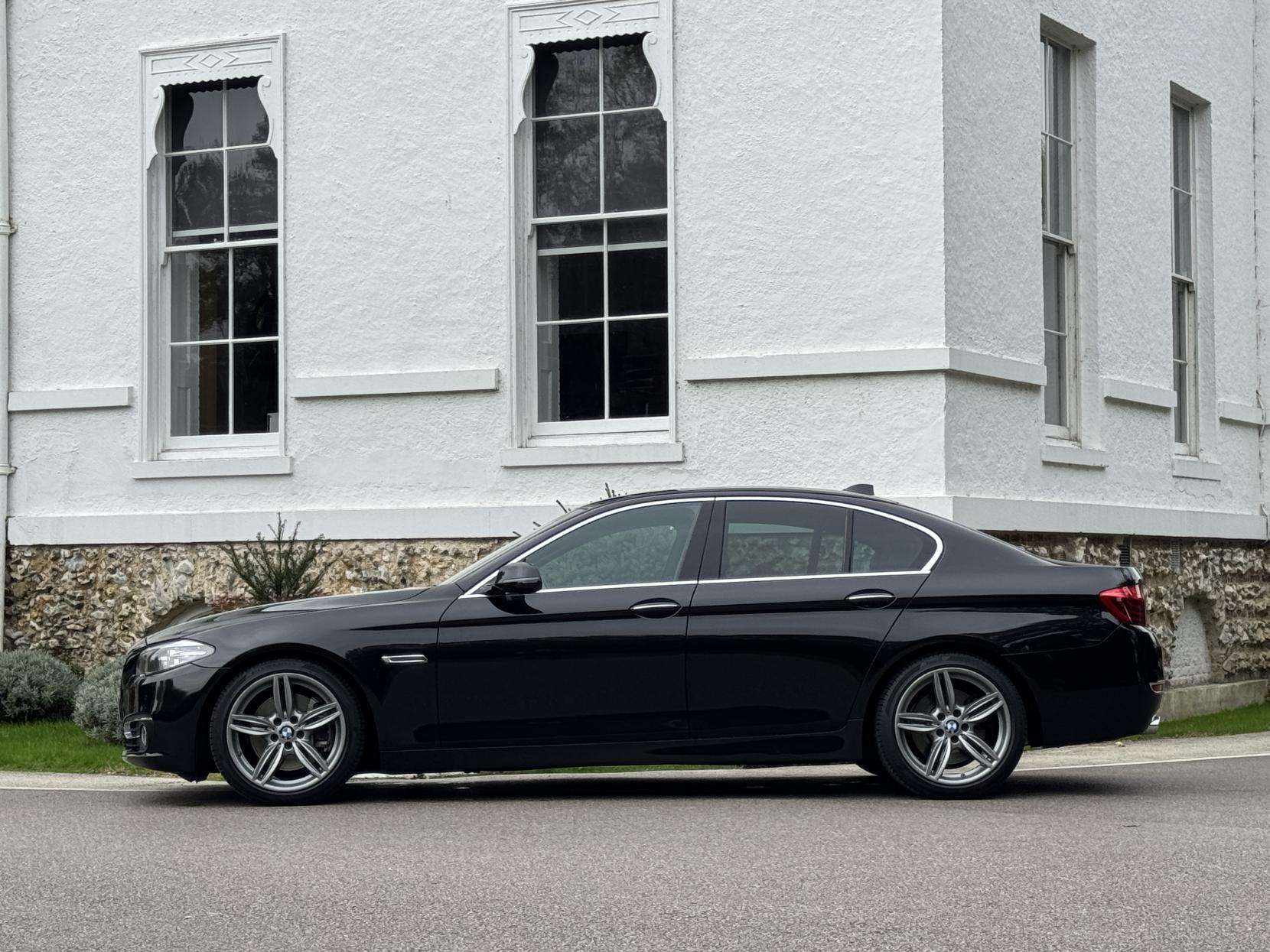 A 2014 BMW 5 SERIES 3.0 535i Luxury Saloon 4dr Petrol Auto Euro 6 (s/s) (306 ps) A 2014 BMW 5 SERIES 3.0 535i Luxury Saloon 4dr Petrol Auto Euro 6 (s/s) (306 ps)