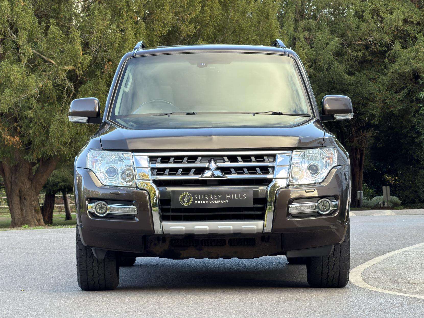A 2017 MITSUBISHI SHOGUN 3.2 DI-DC SG3 SUV 5dr Diesel Auto 4WD Euro 6 LWB (187 ps) A 2017 MITSUBISHI SHOGUN 3.2 DI-DC SG3 SUV 5dr Diesel Auto 4WD Euro 6 LWB (187 ps)