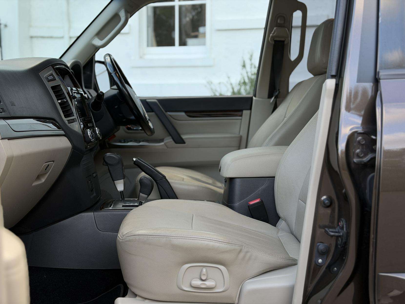2017 MITSUBISHI SHOGUN 2017 MITSUBISHI SHOGUN