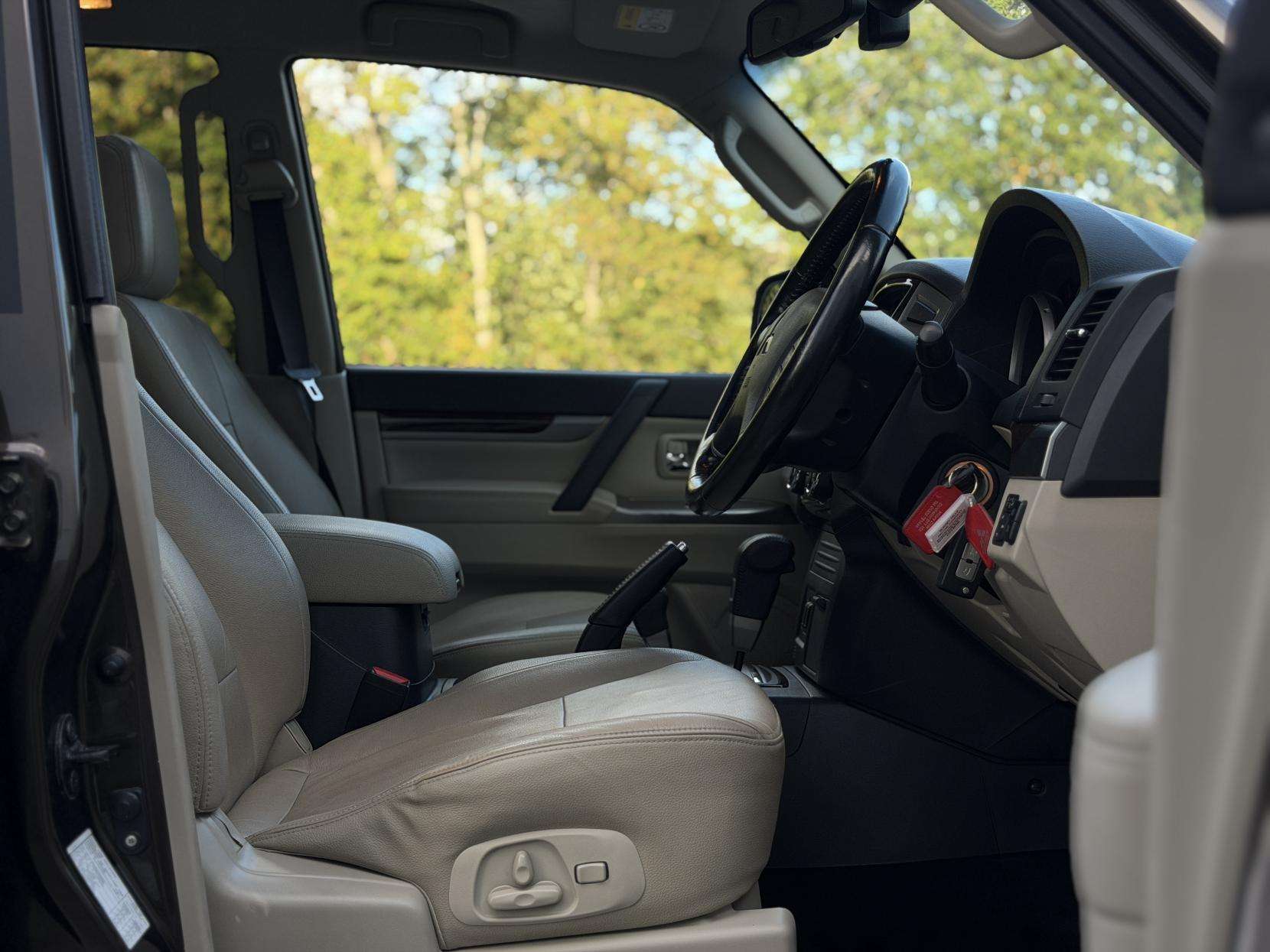 2017 MITSUBISHI SHOGUN 2017 MITSUBISHI SHOGUN