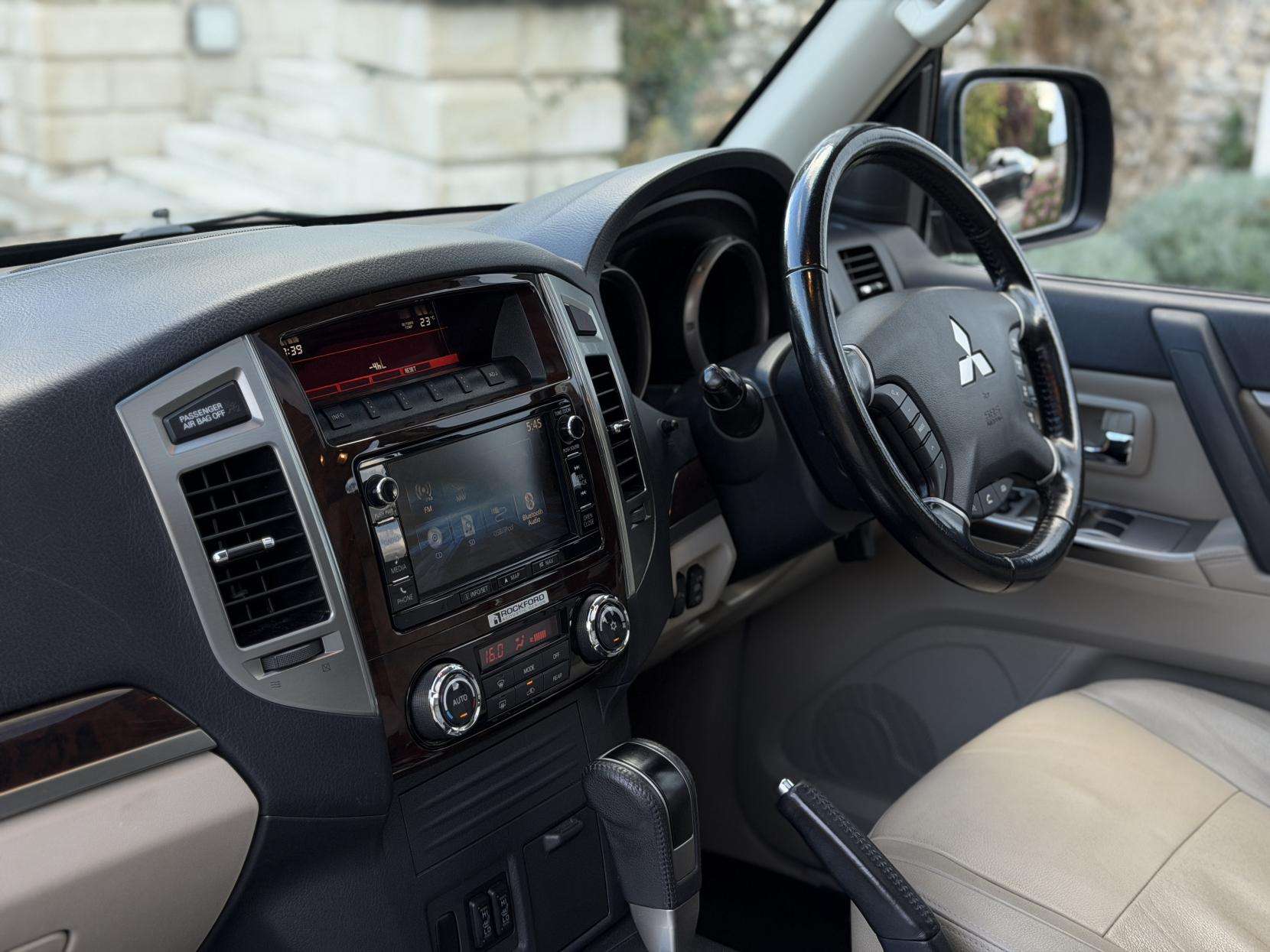 2017 MITSUBISHI SHOGUN 2017 MITSUBISHI SHOGUN