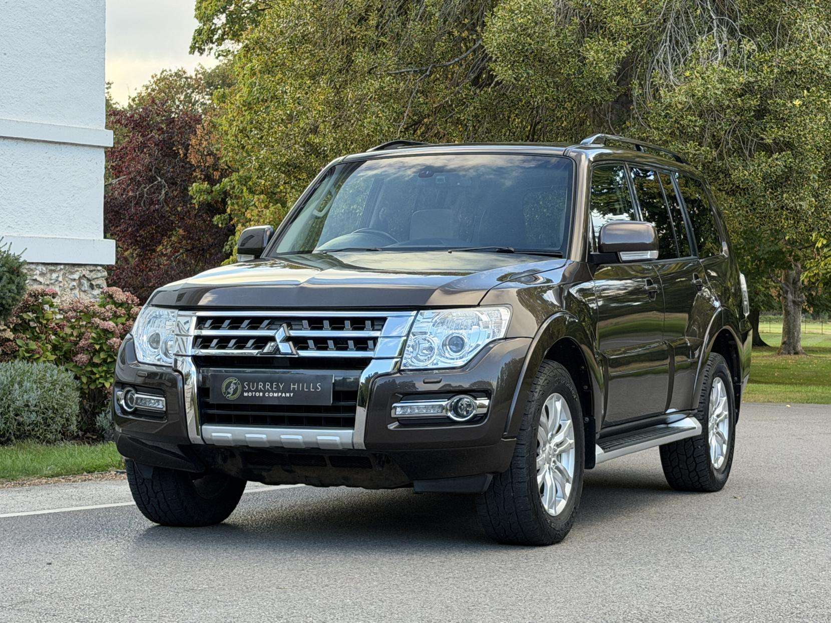 A 2017 MITSUBISHI SHOGUN 3.2 DI-DC SG3 SUV 5dr Diesel Auto 4WD Euro 6 LWB (187 ps) A 2017 MITSUBISHI SHOGUN 3.2 DI-DC SG3 SUV 5dr Diesel Auto 4WD Euro 6 LWB (187 ps)