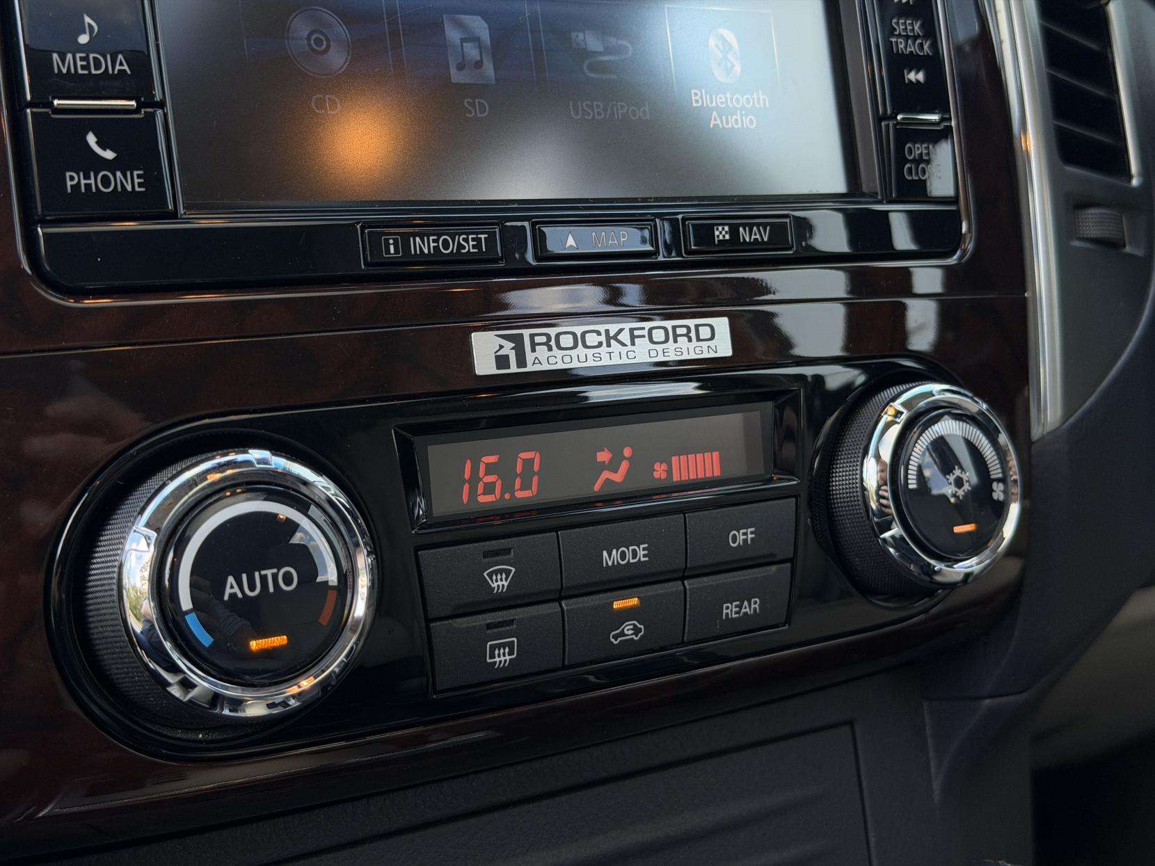 2017 MITSUBISHI SHOGUN 2017 MITSUBISHI SHOGUN